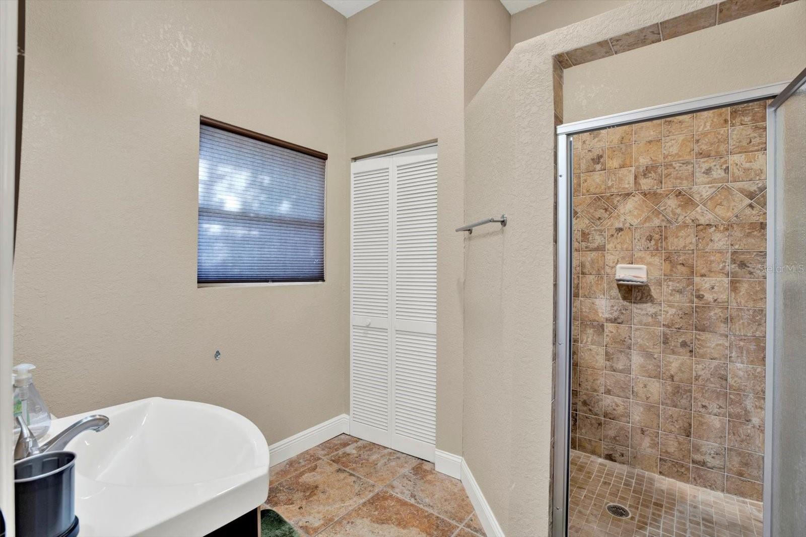 302 BELLE TERRE AVE — photo 38