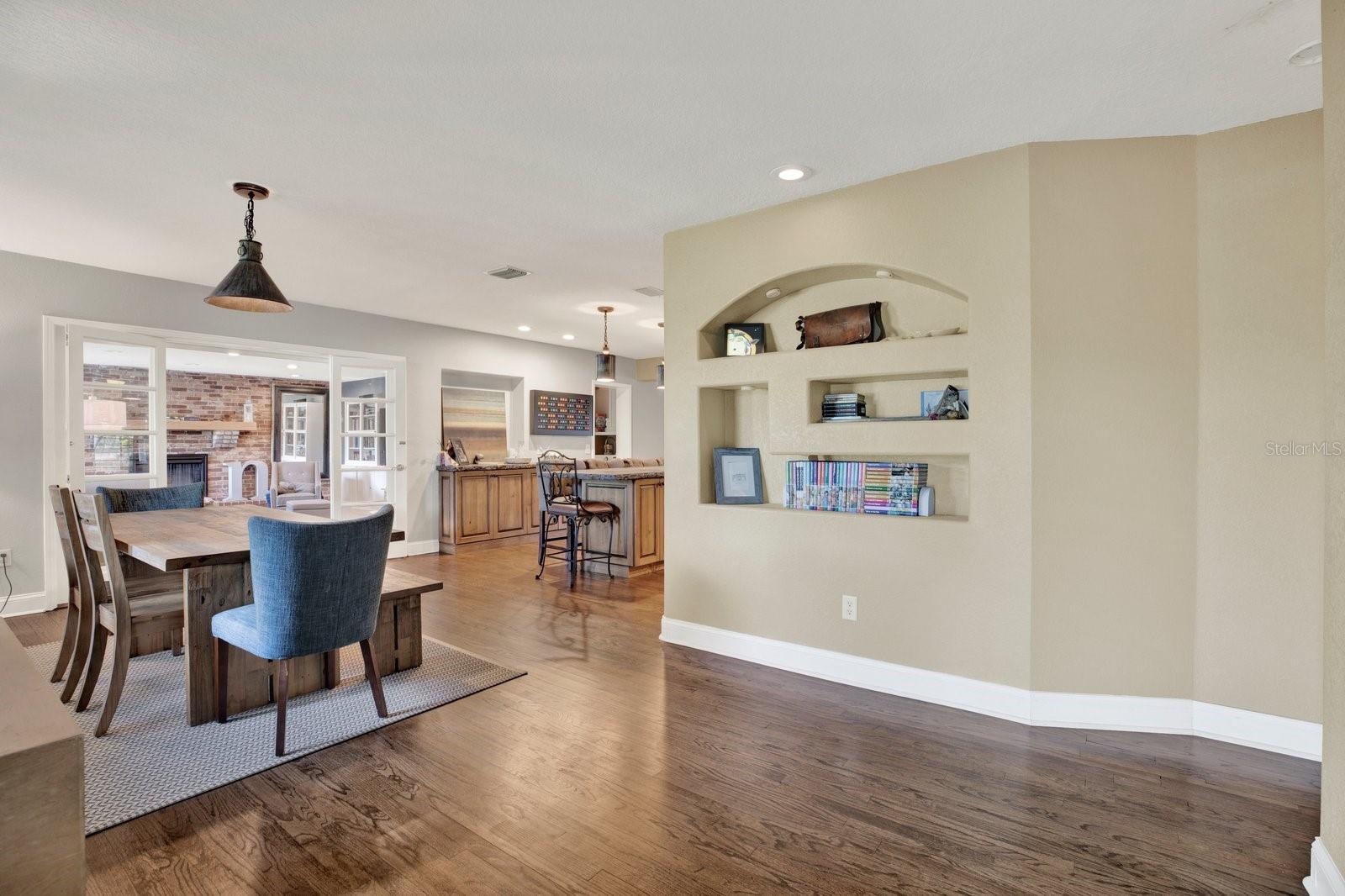 302 BELLE TERRE AVE — photo 6