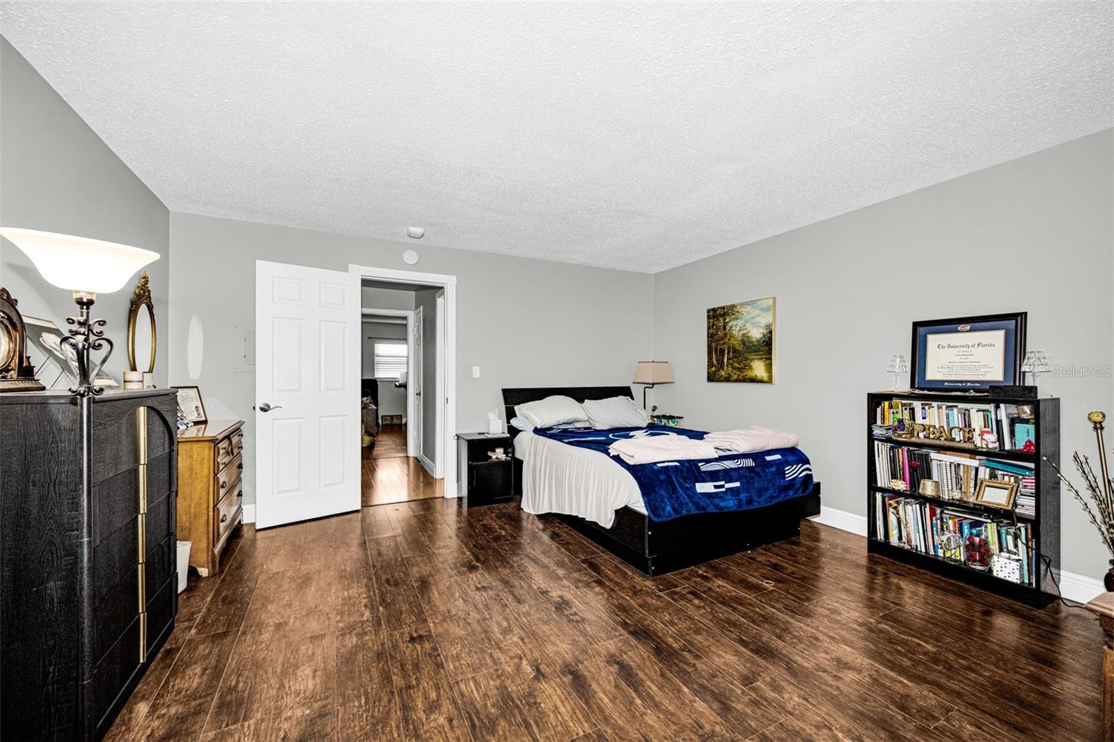 5060 76TH AVE N #401 — photo 3