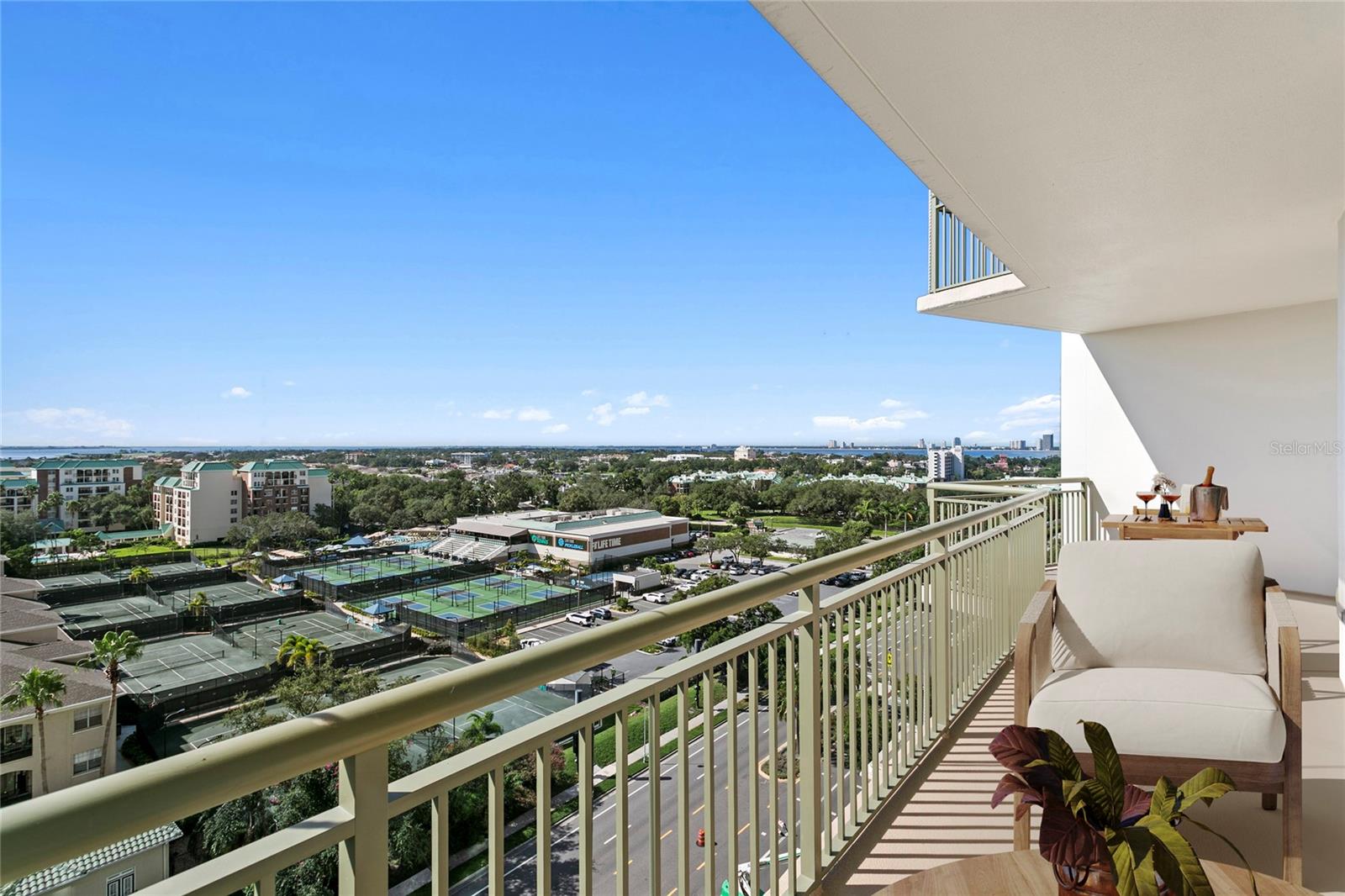 450 KNIGHTS RUN AVE #1004 — photo 4