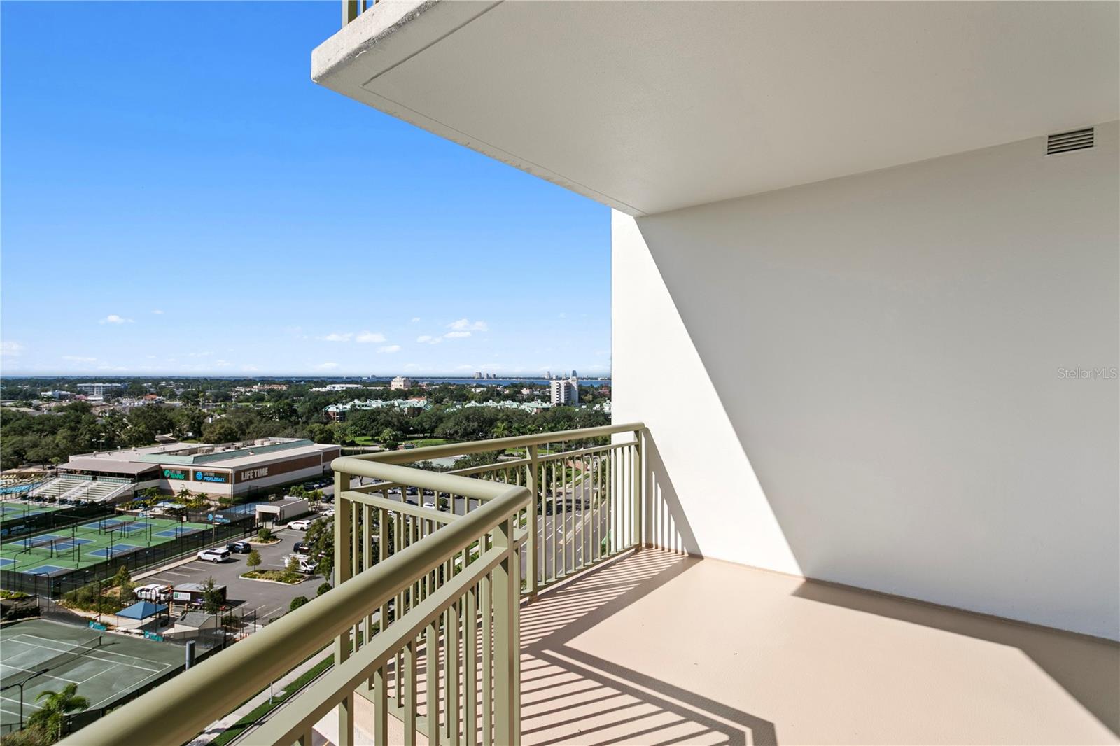 450 KNIGHTS RUN AVE #1004 — photo 18