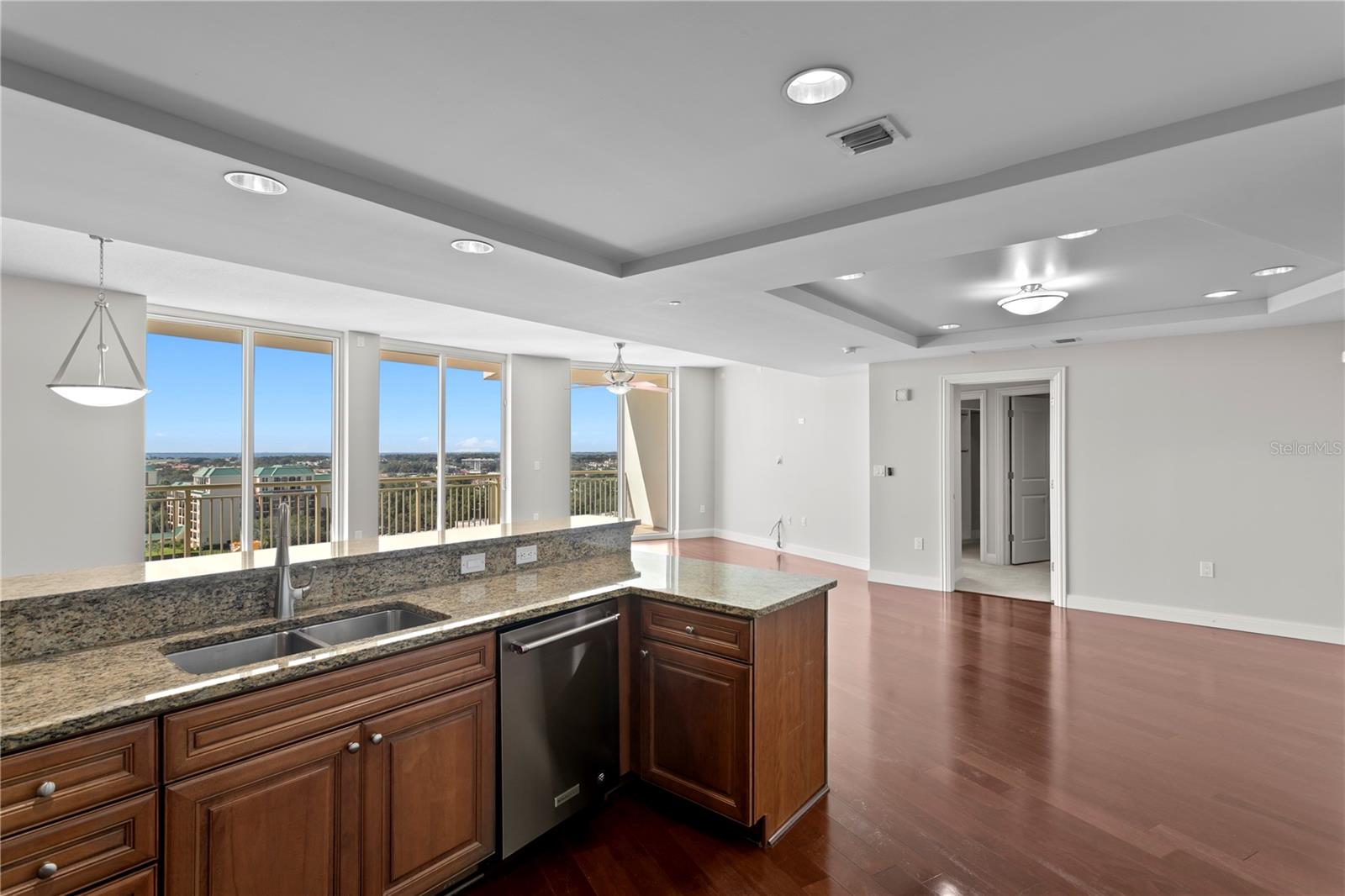 450 KNIGHTS RUN AVE #1004 — photo 24