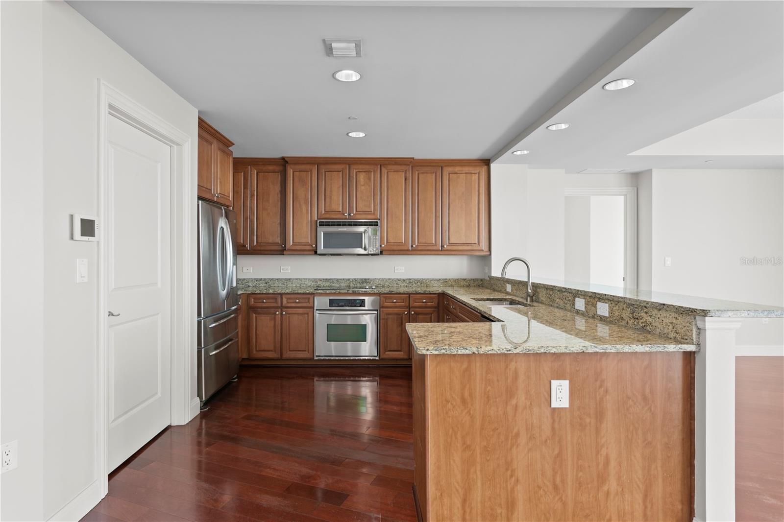 450 KNIGHTS RUN AVE #1004 — photo 22