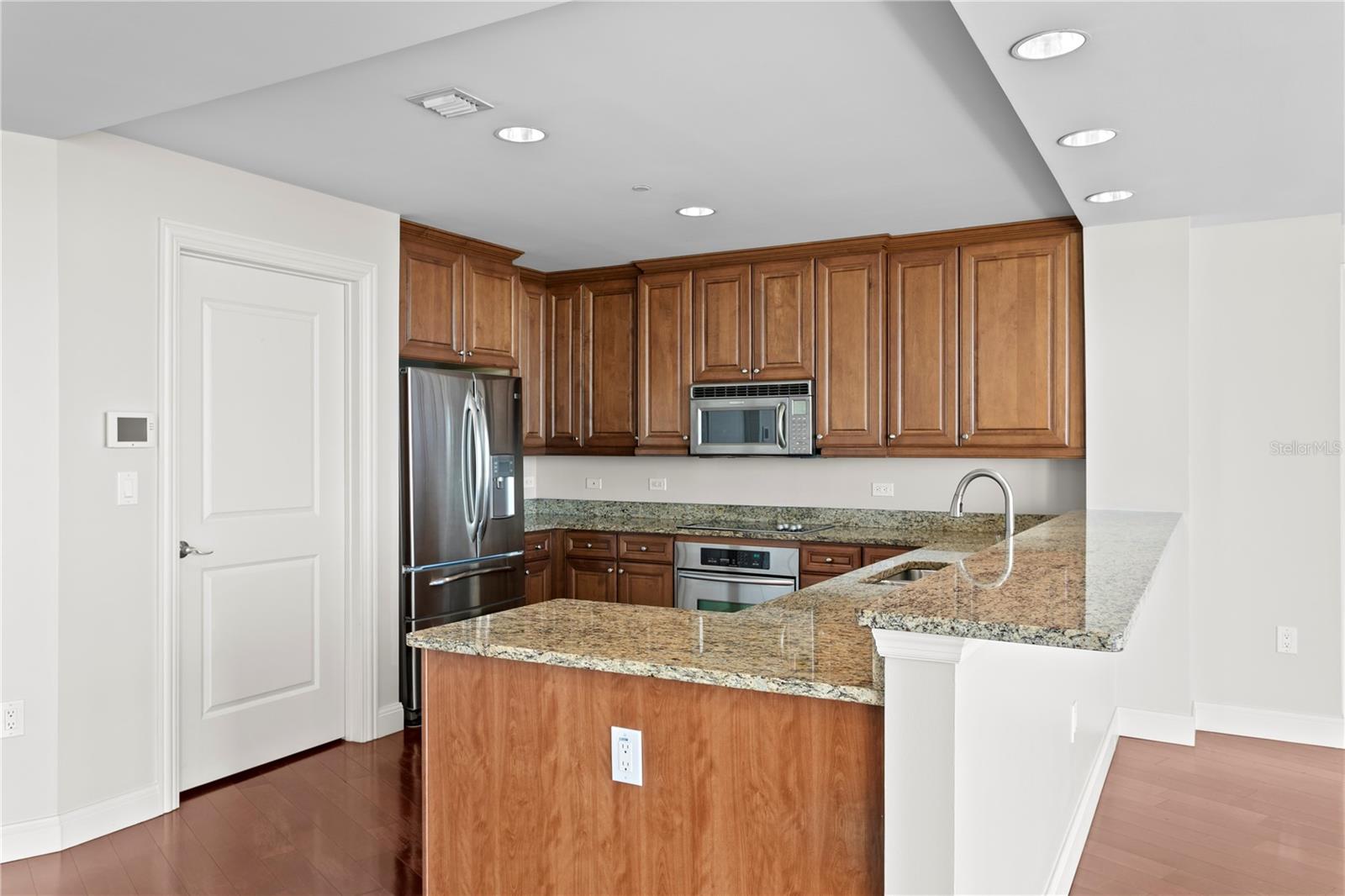 450 KNIGHTS RUN AVE #1004 — photo 46