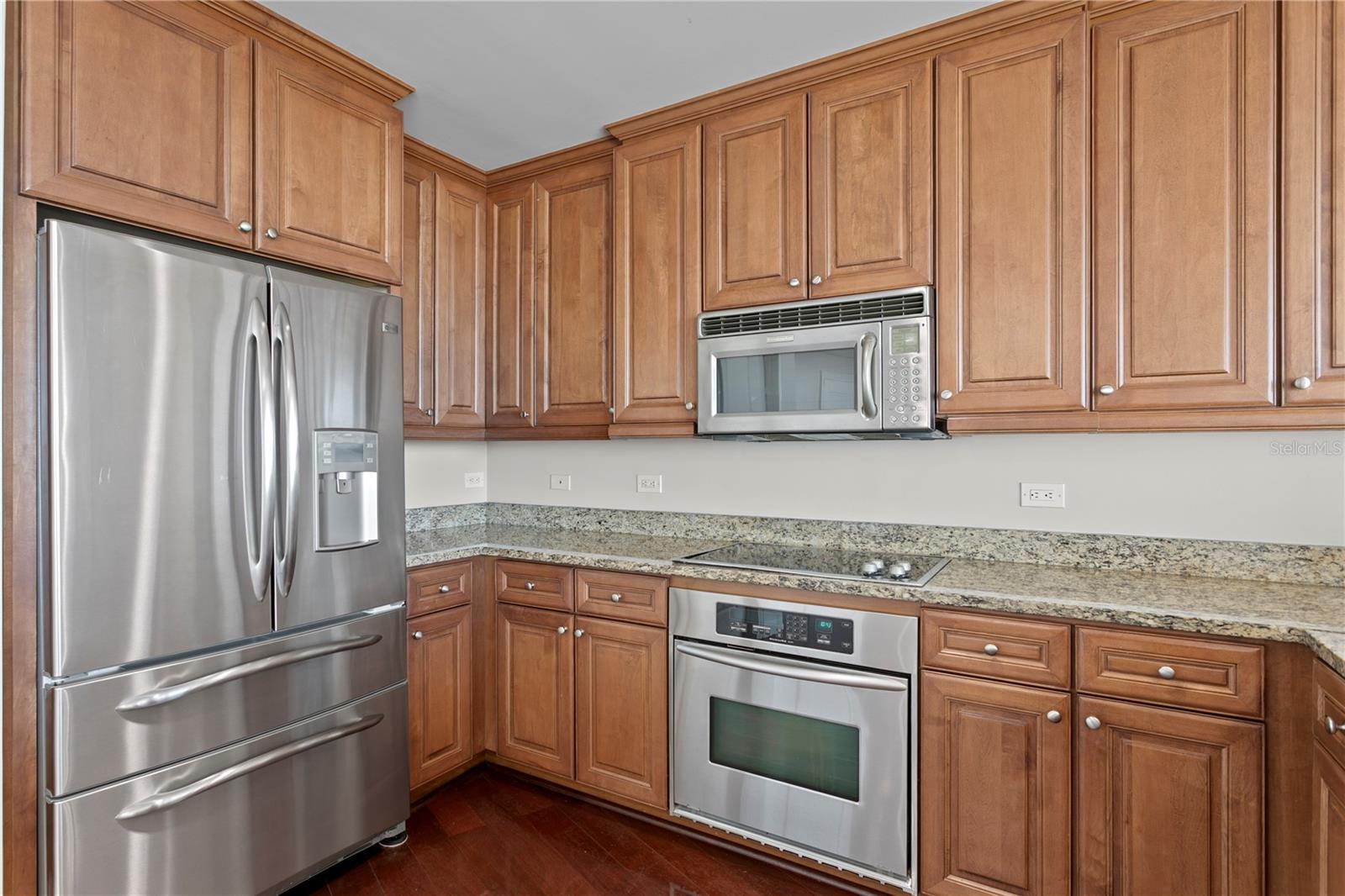 450 KNIGHTS RUN AVE #1004 — photo 23