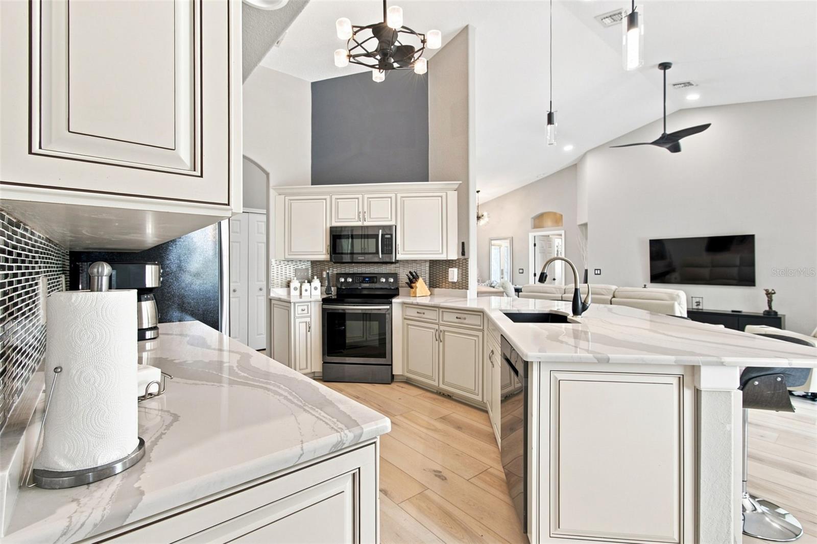 2700 LITTLE COUNTRY RD — photo 14