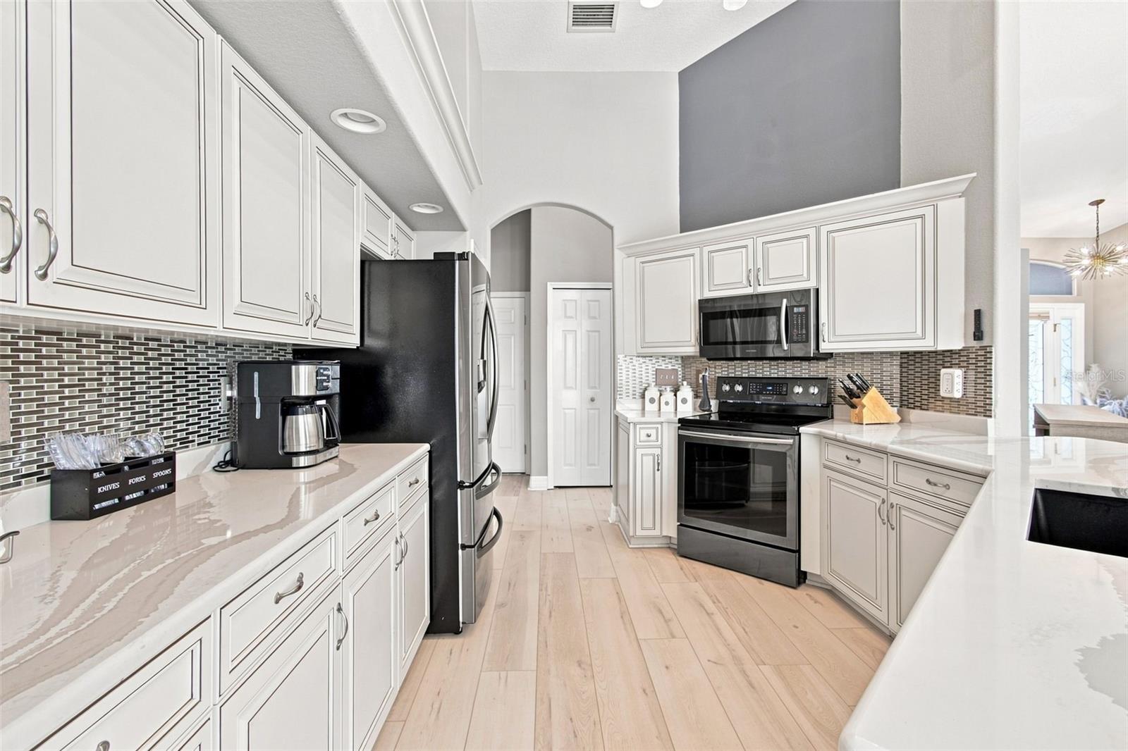 2700 LITTLE COUNTRY RD — photo 15