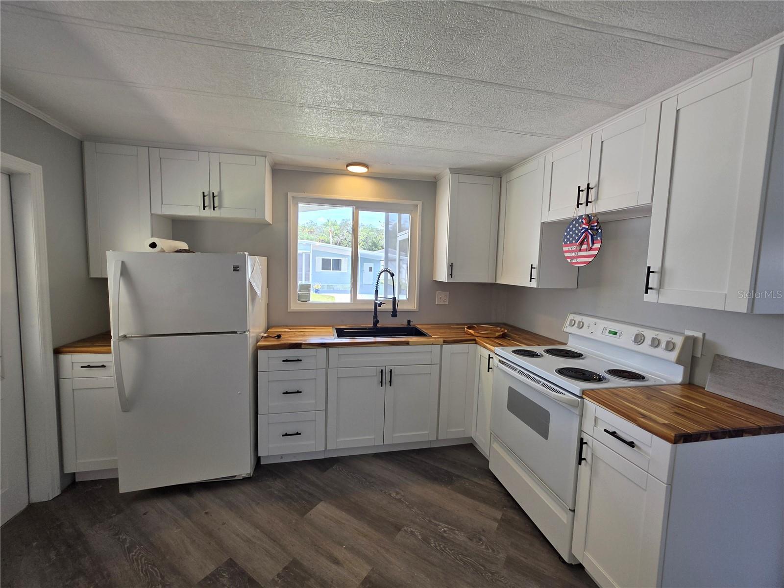 10924 HERITAGE DR — photo 11