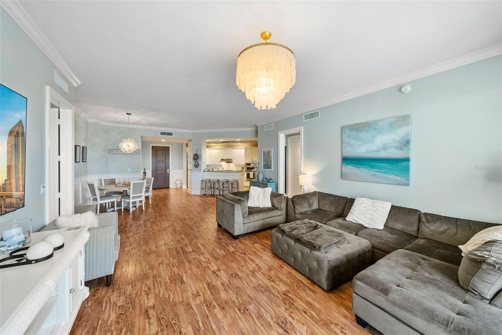 470 MANDALAY AVE #303 — photo 11