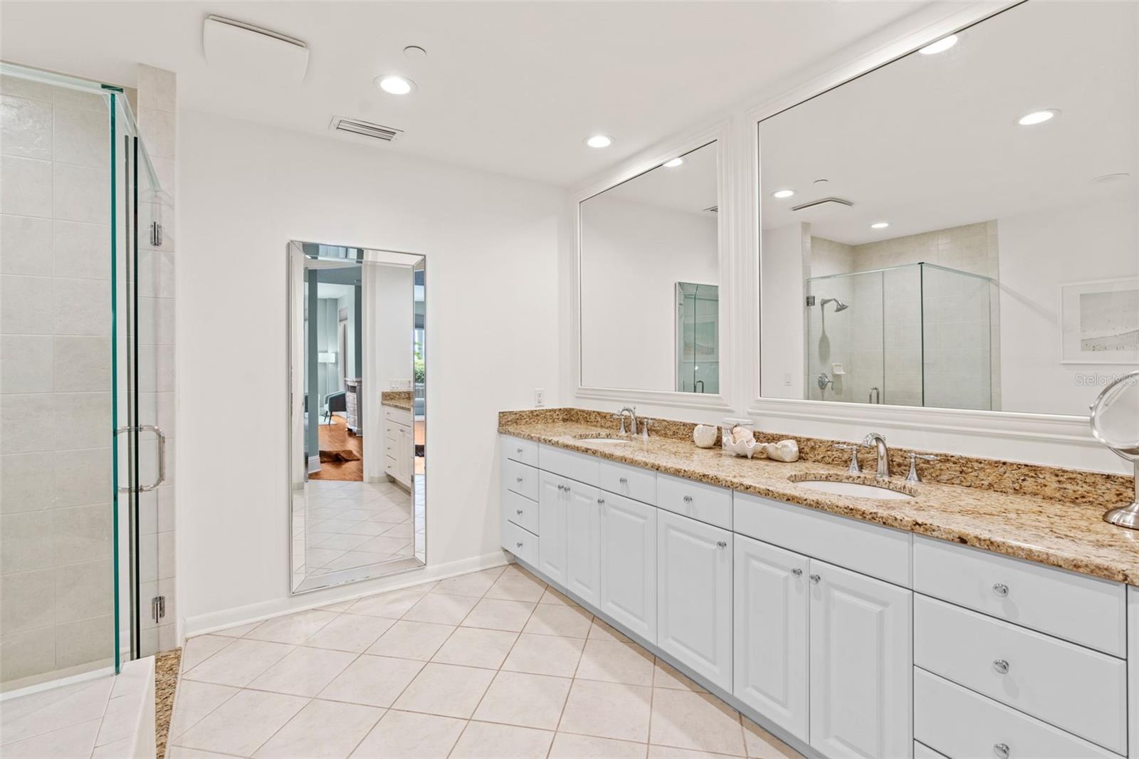470 MANDALAY AVE #303 — photo 51