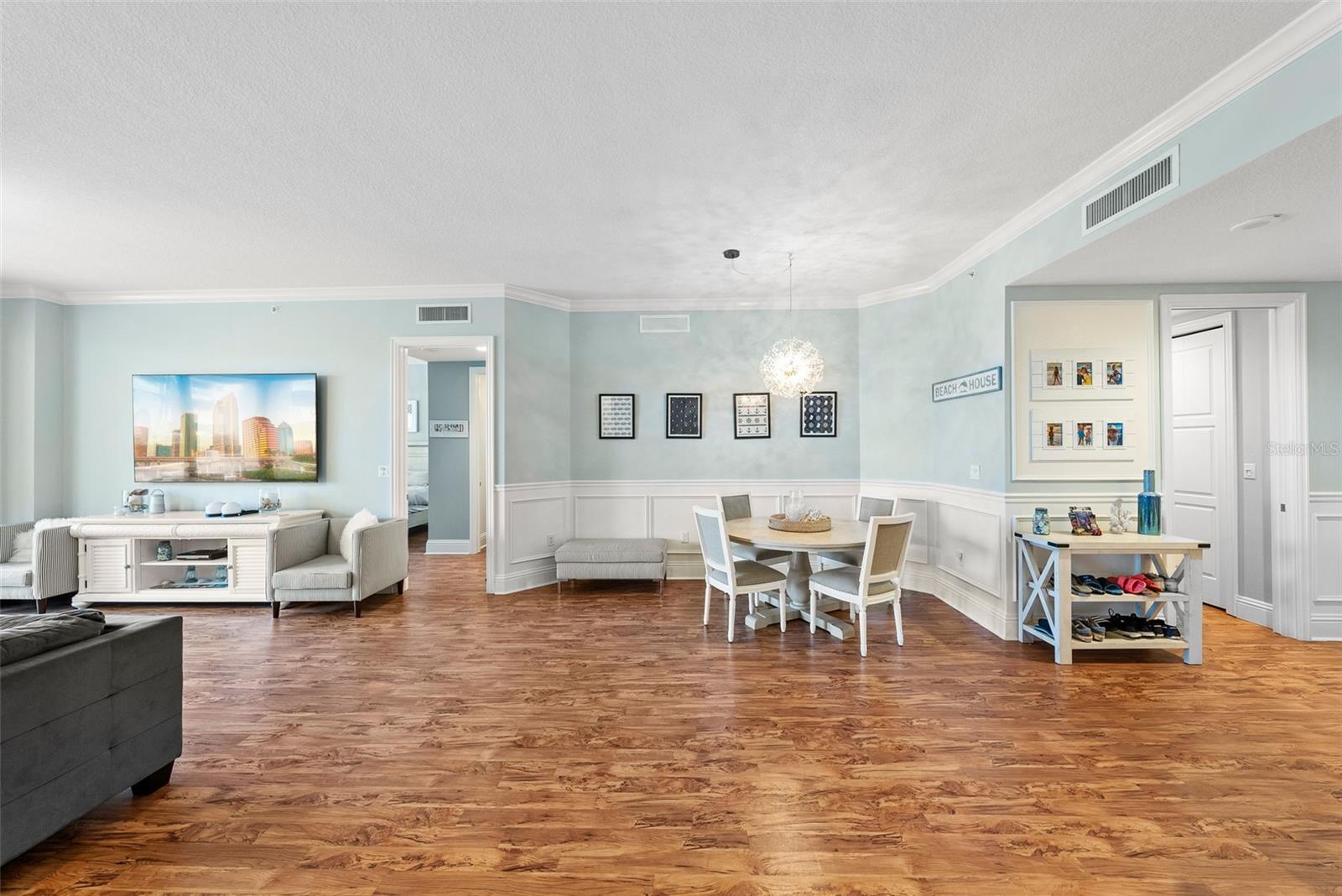 470 MANDALAY AVE #303 — photo 34