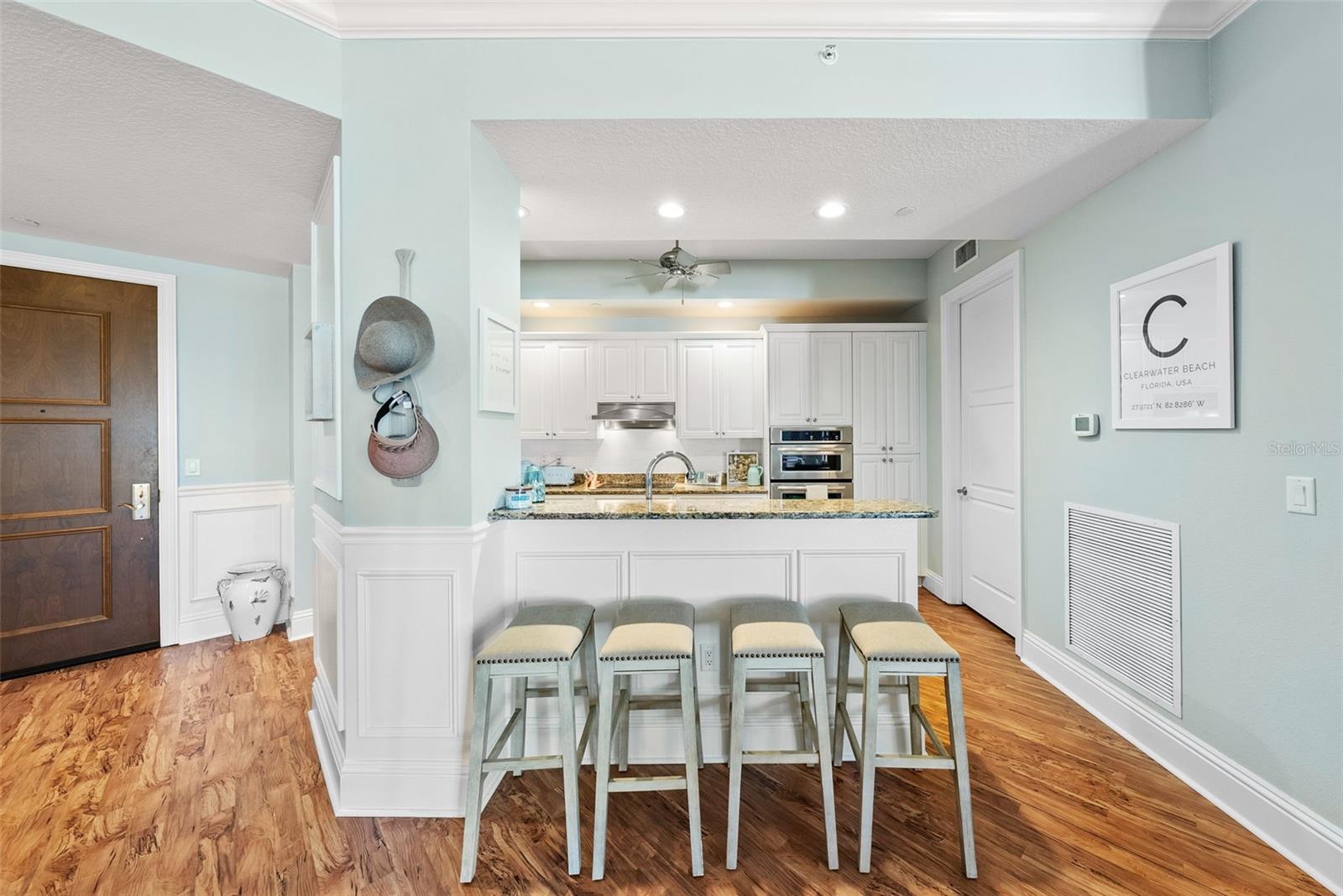 470 MANDALAY AVE #303 — photo 31