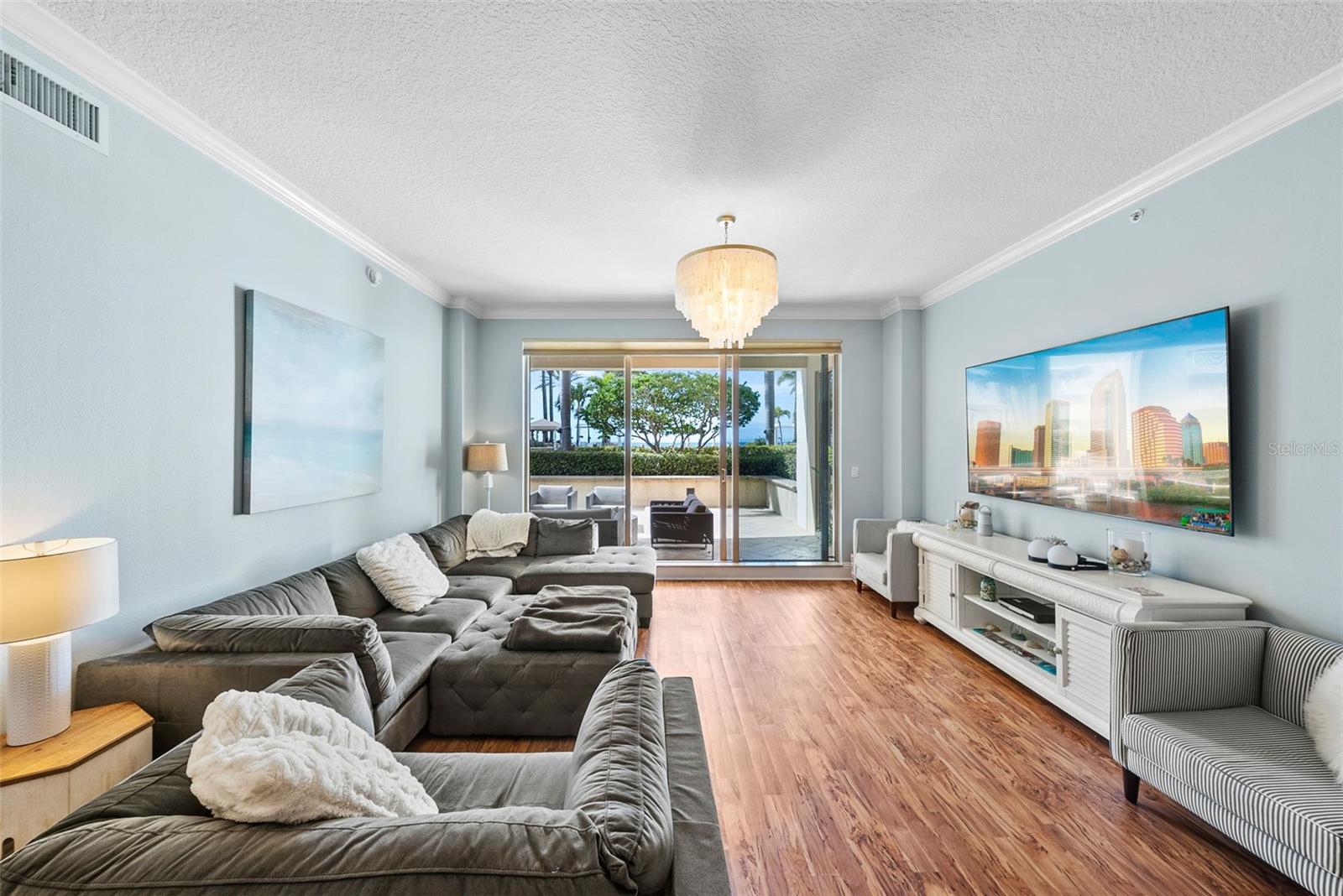 470 MANDALAY AVE #303 — photo 9