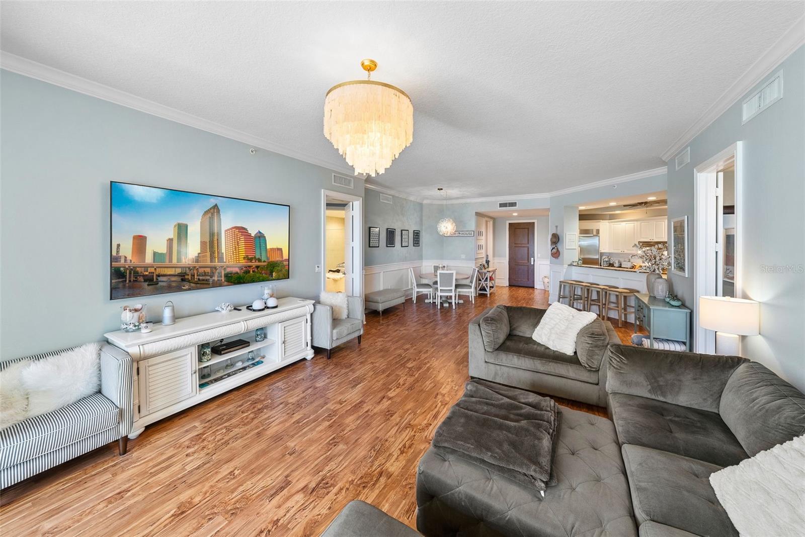 470 MANDALAY AVE #303 — photo 13