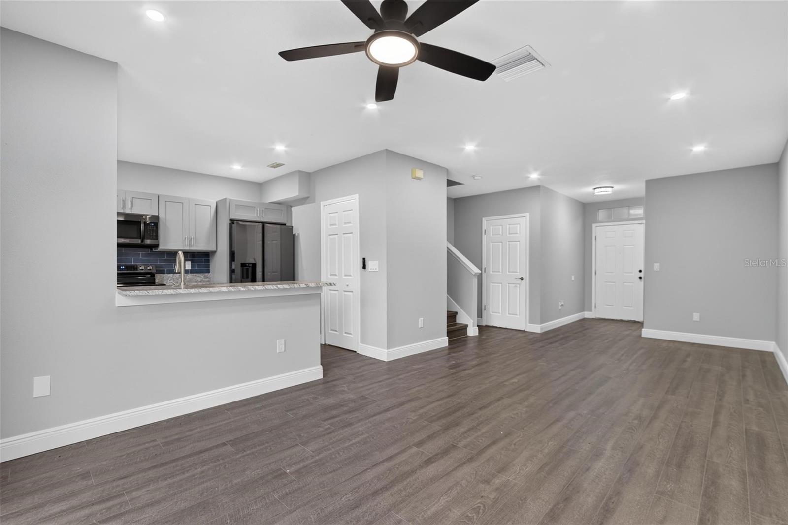 6236 OLIVEDALE DR — photo 9