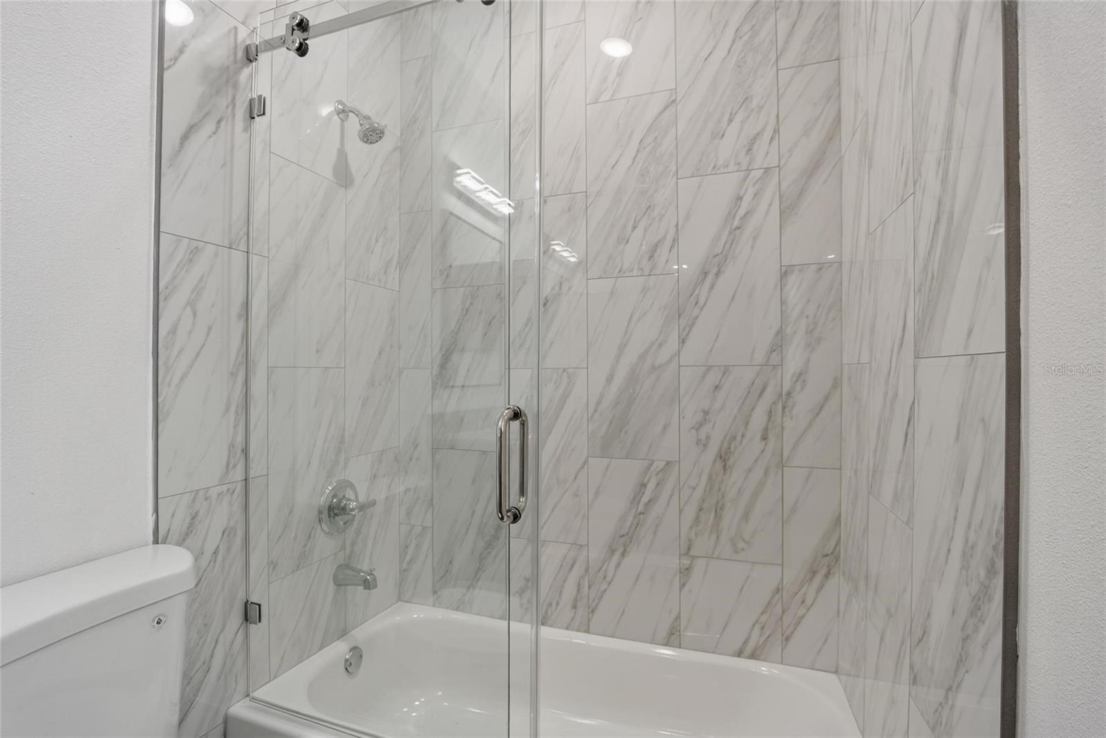 6236 OLIVEDALE DR — photo 37
