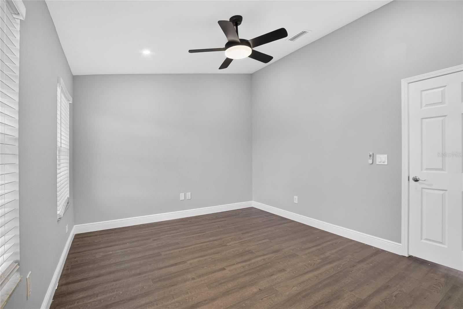 6236 OLIVEDALE DR — photo 34