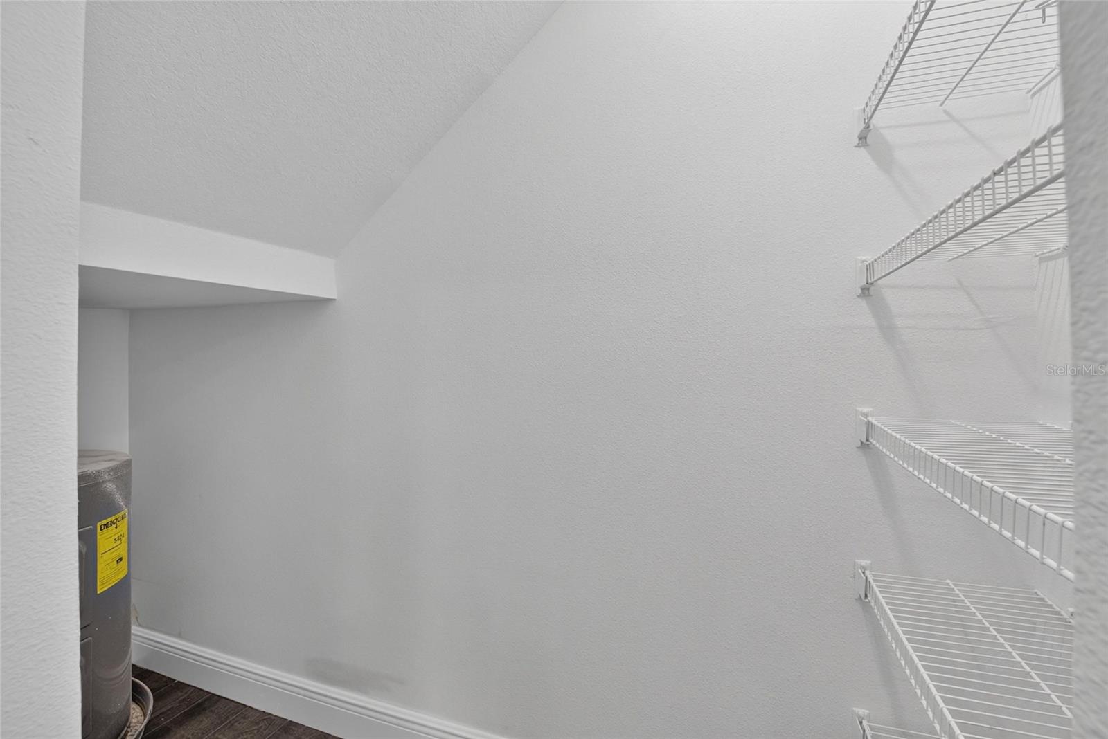 6236 OLIVEDALE DR — photo 19