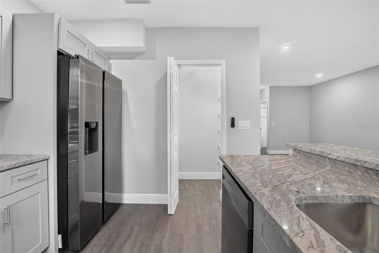 6236 OLIVEDALE DR — photo 14