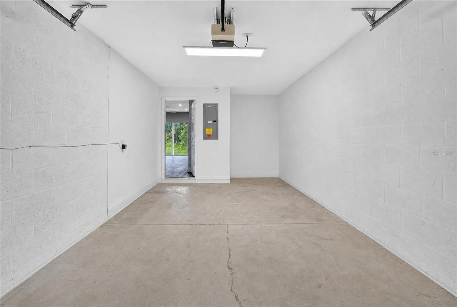 6236 OLIVEDALE DR — photo 40