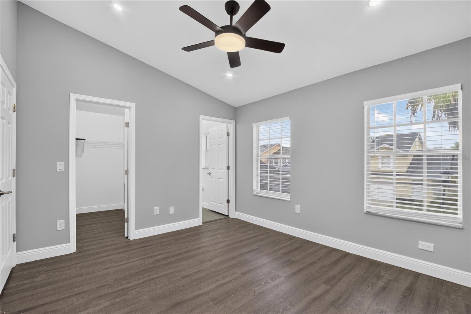 6236 OLIVEDALE DR — photo 29