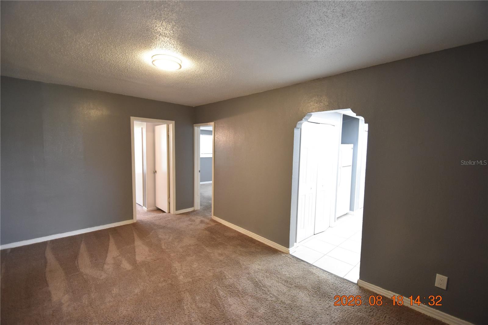 212 N CLEARVIEW AVE — photo 9
