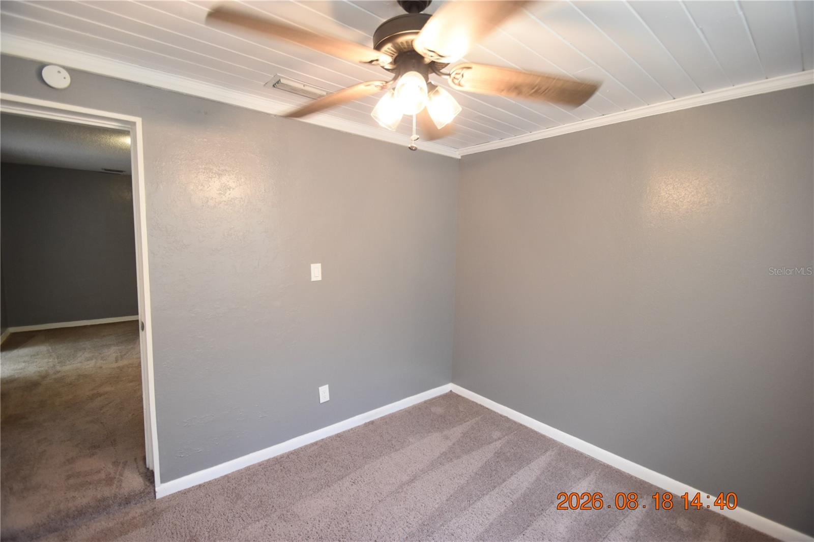 212 N CLEARVIEW AVE — photo 34