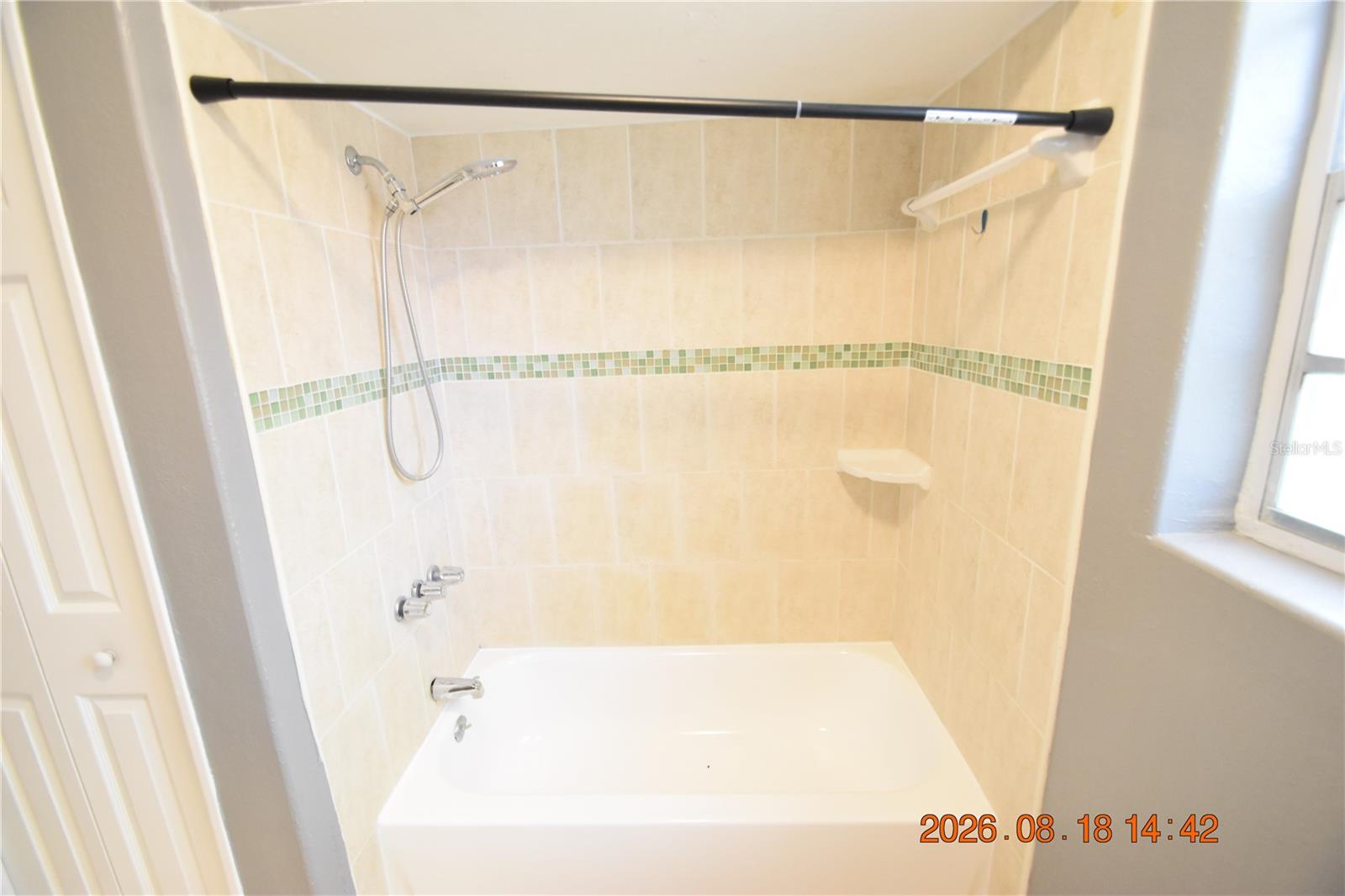 212 N CLEARVIEW AVE — photo 45