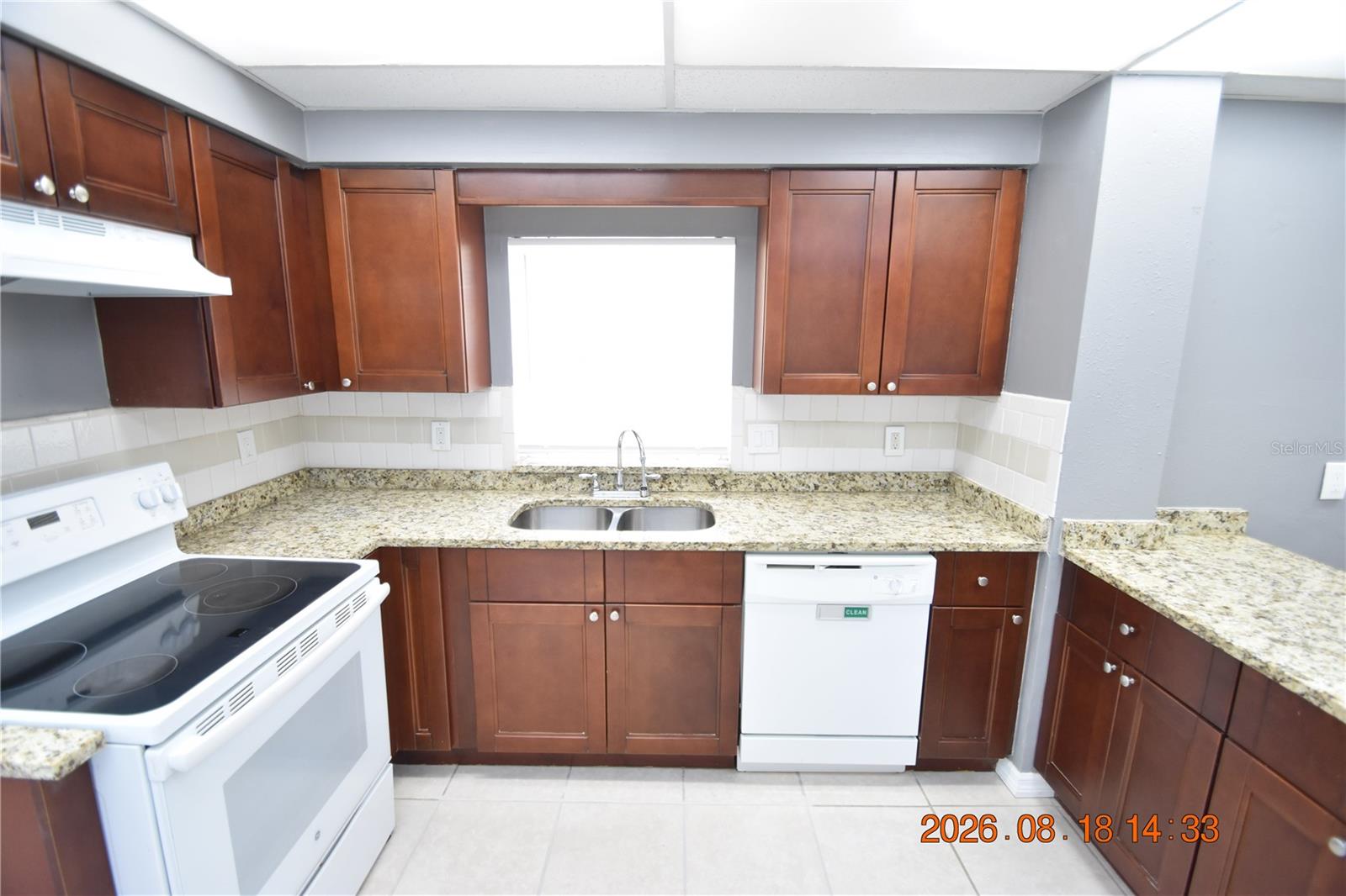 212 N CLEARVIEW AVE — photo 19