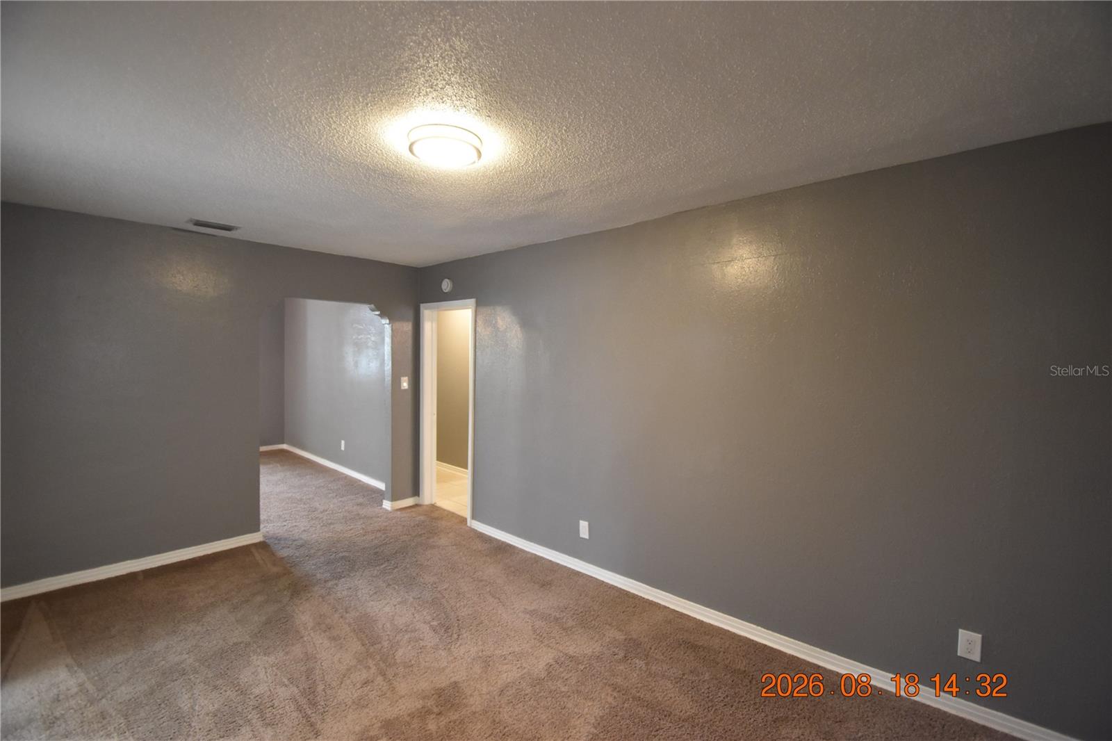 212 N CLEARVIEW AVE — photo 11