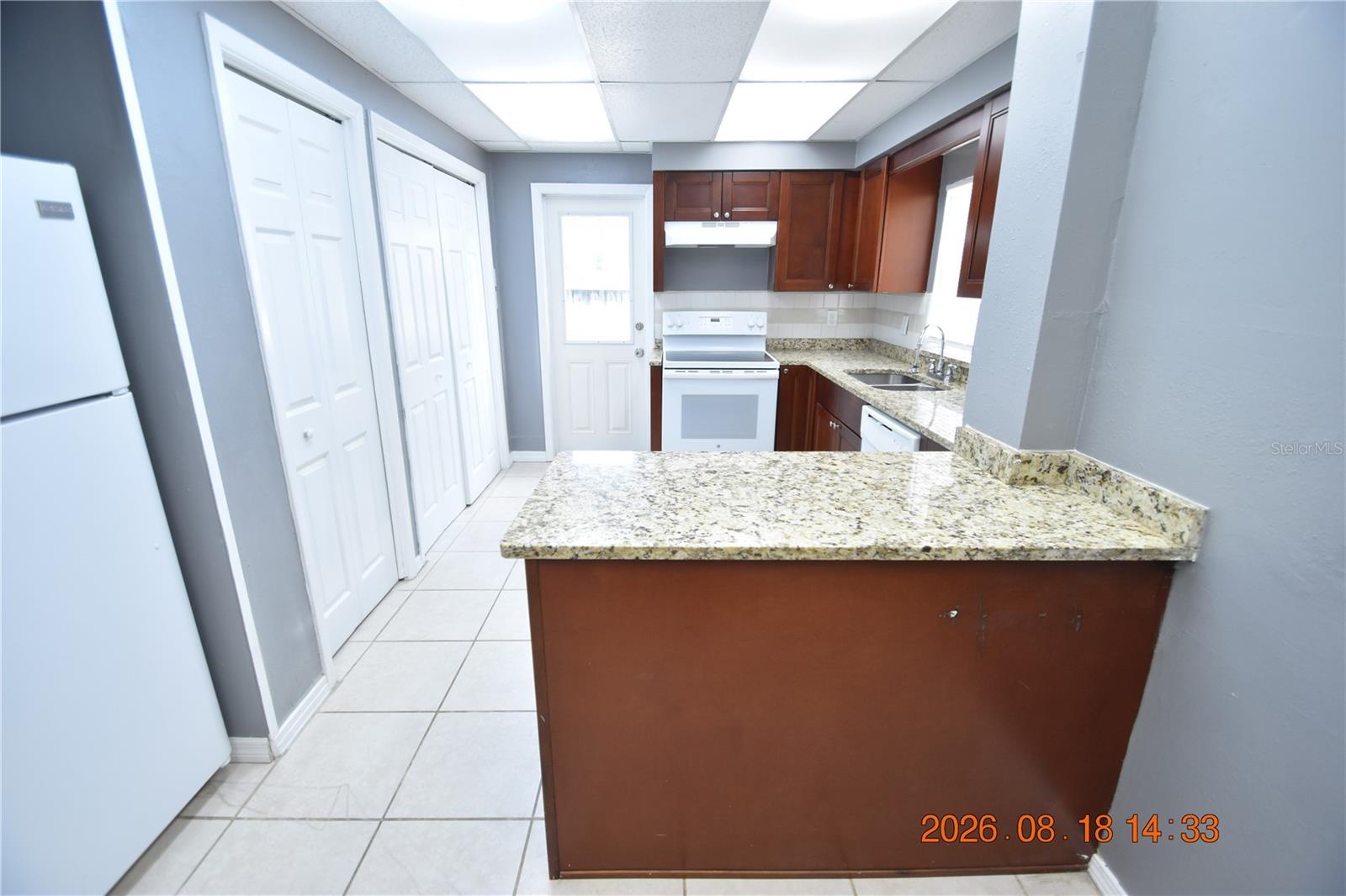 212 N CLEARVIEW AVE — photo 18