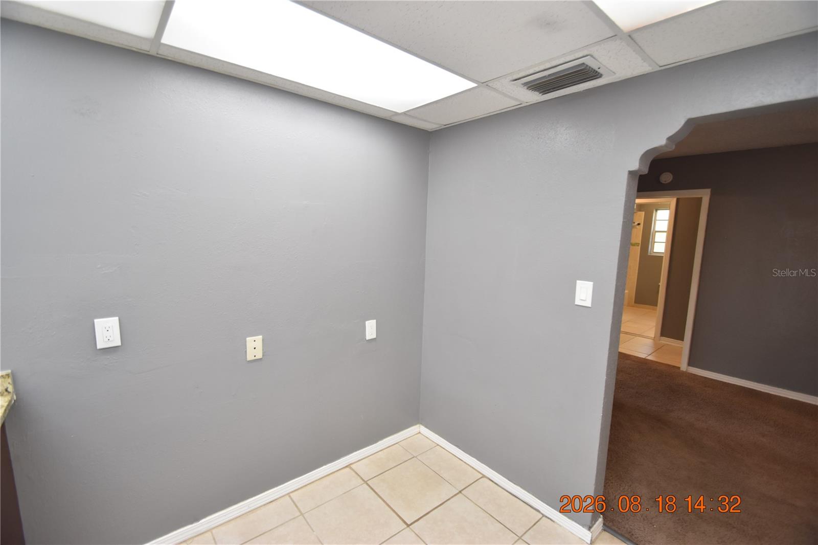 212 N CLEARVIEW AVE — photo 14