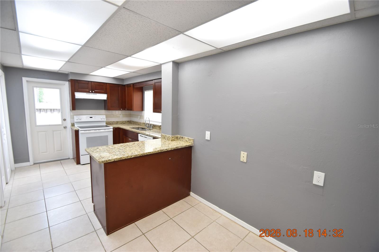 212 N CLEARVIEW AVE — photo 13
