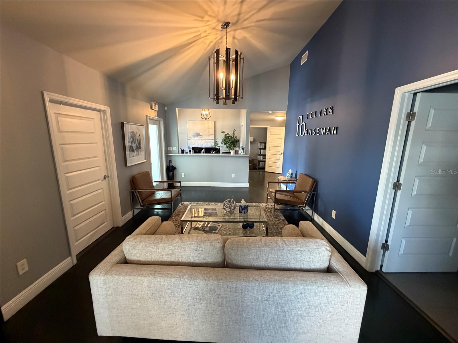 3714 W HORATIO ST — photo 10
