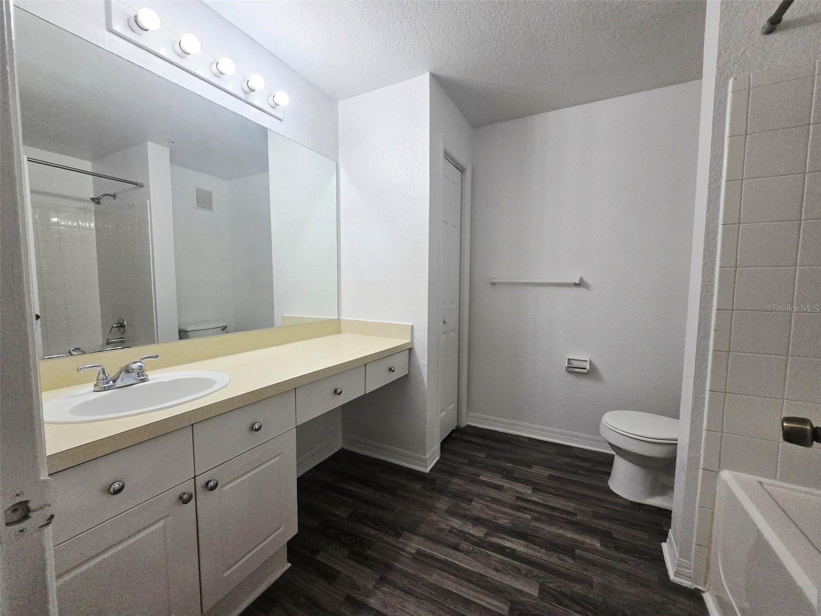 18001 RICHMOND PLACE DR #132 — photo 9