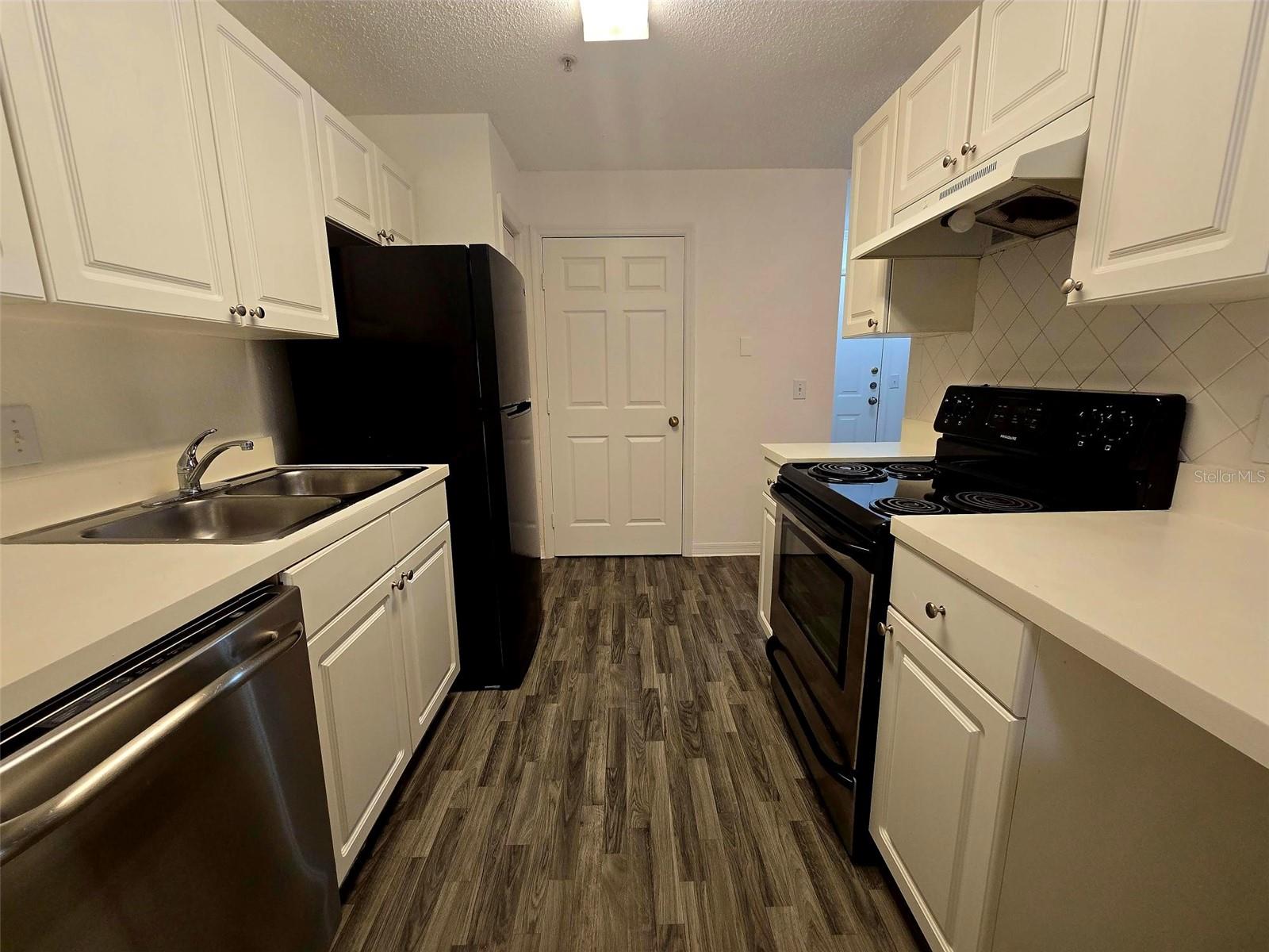 18001 RICHMOND PLACE DR #132 — photo 6