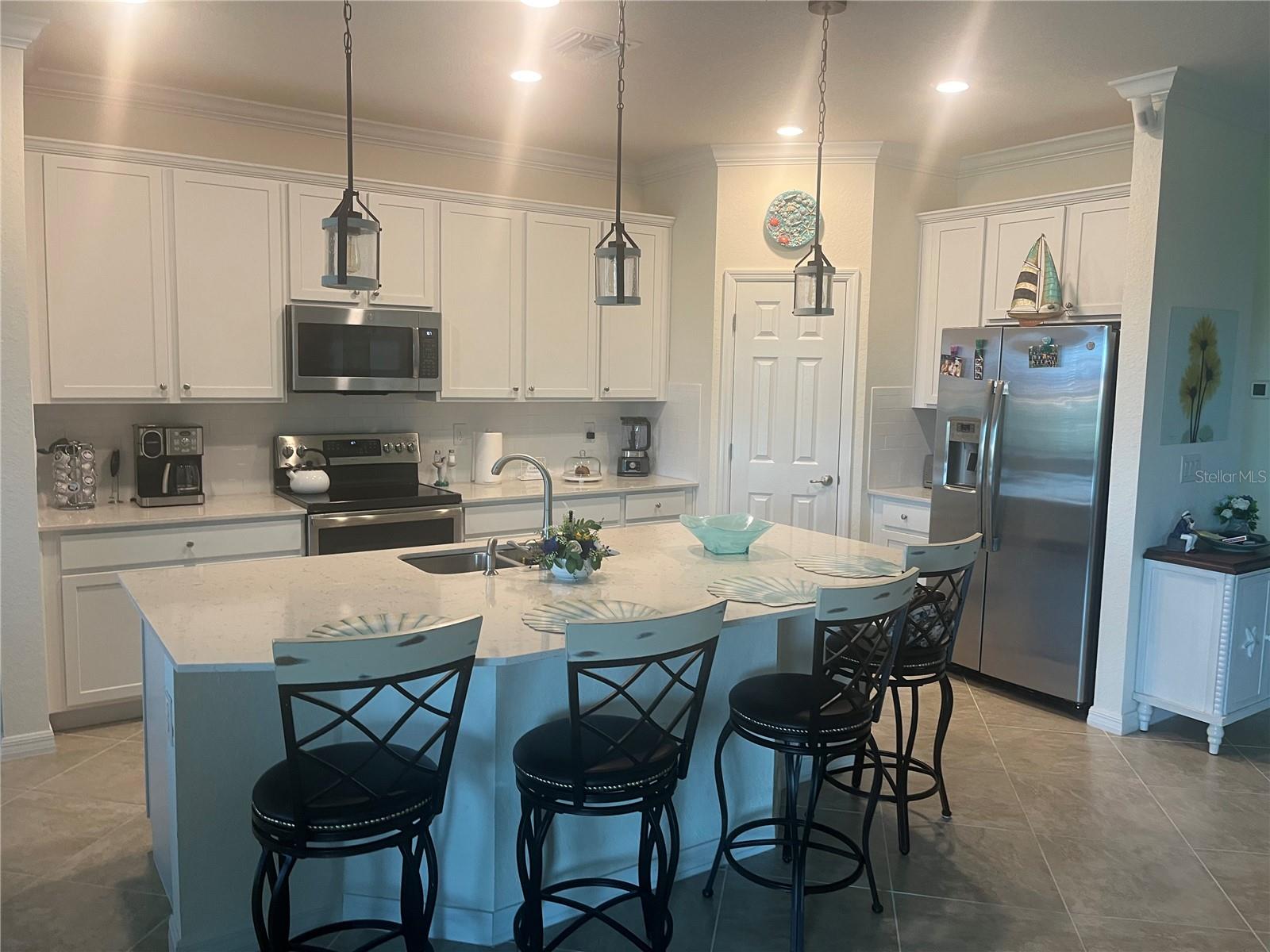 10054 CROOKED CREEK DR #202 — photo 3