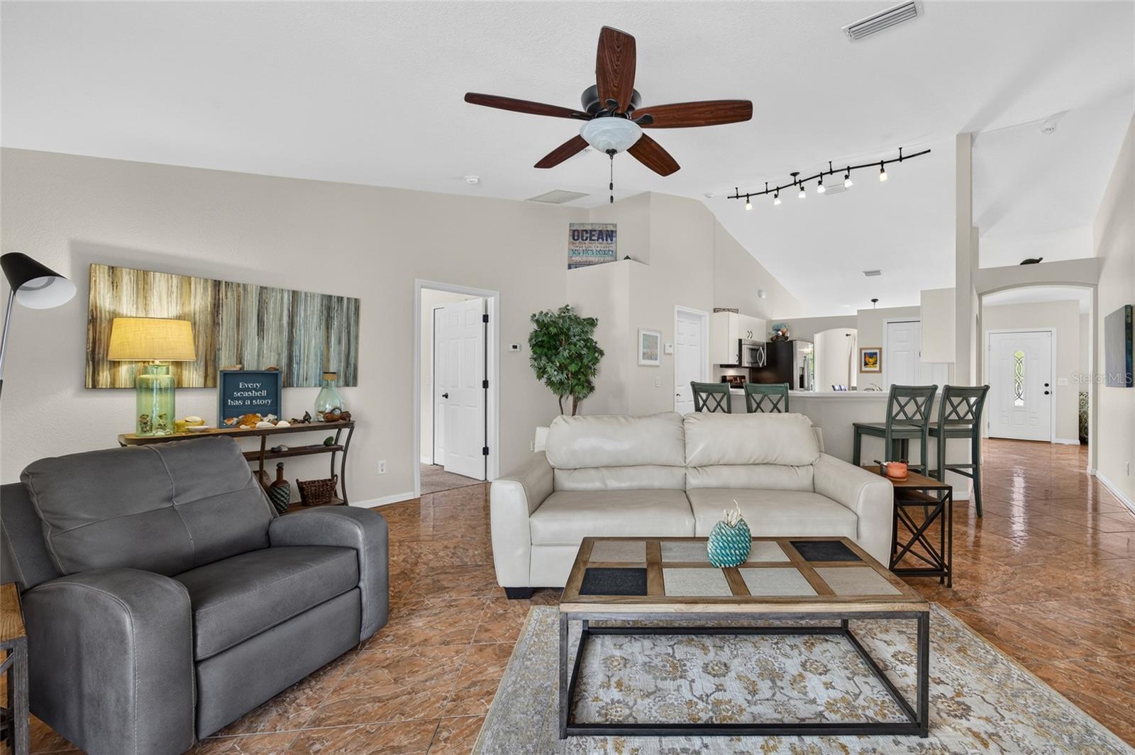 1406 WOODCREST LN — photo 15