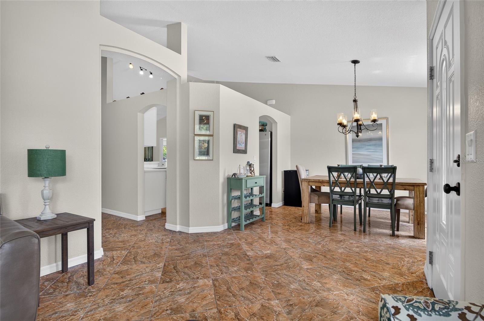 1406 WOODCREST LN — photo 5