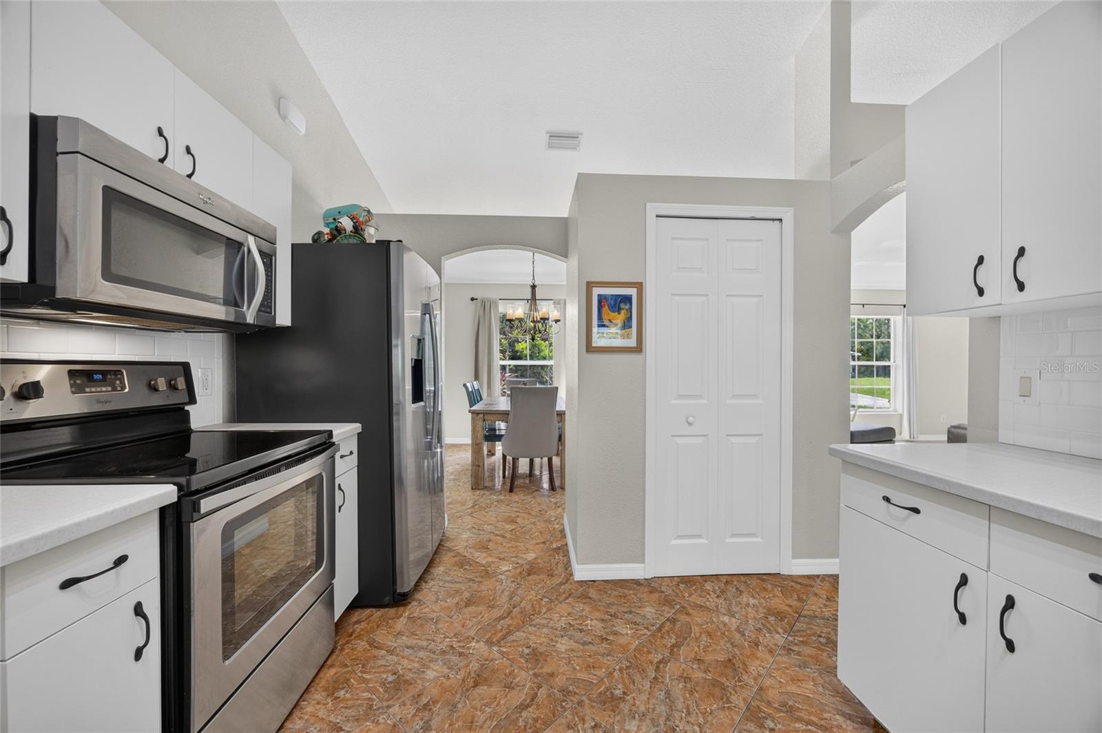 1406 WOODCREST LN — photo 8