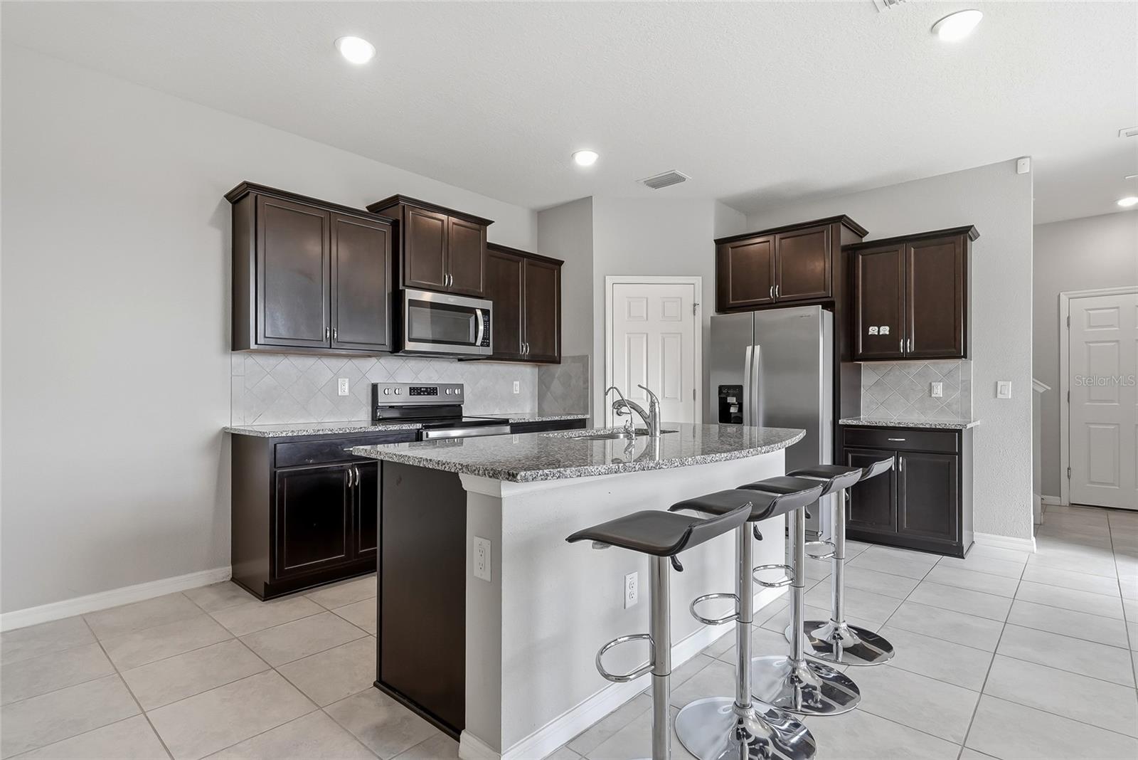 5304 SYLVESTER LOOP — photo 11