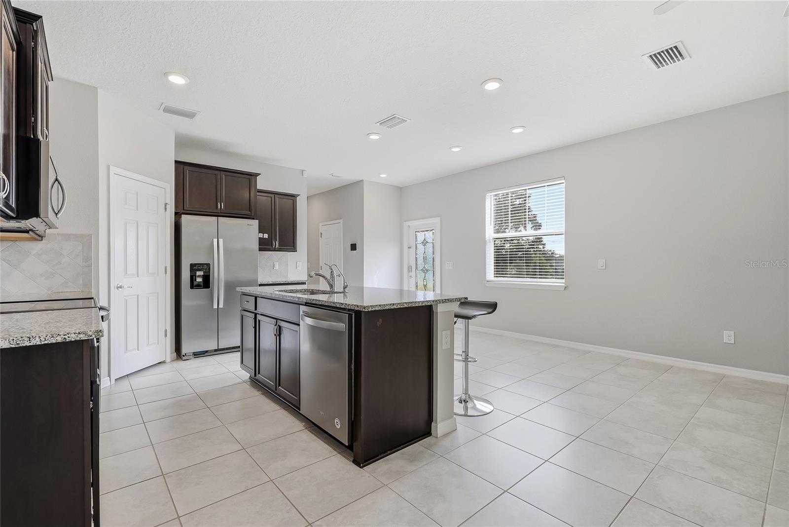 5304 SYLVESTER LOOP — photo 9