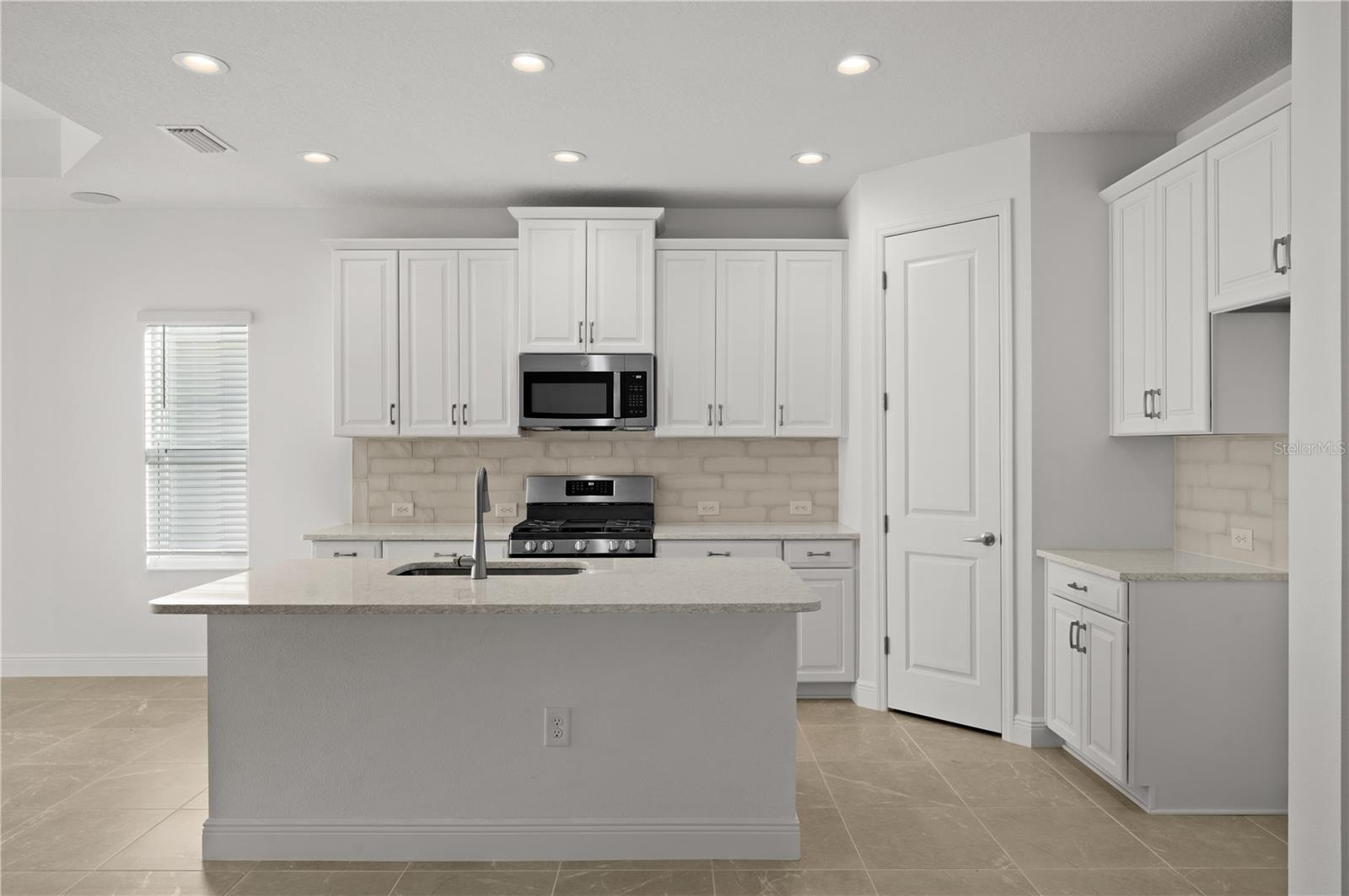 10366 LAKE GEORGE AVE — photo 5