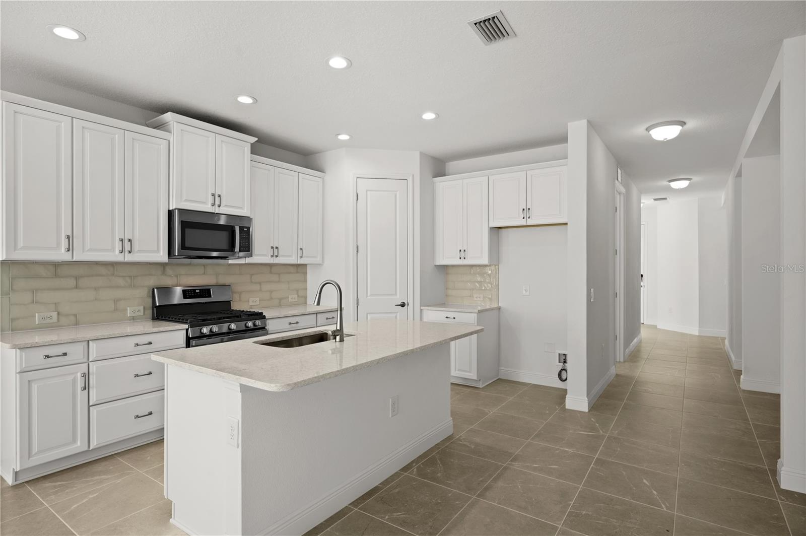 10366 LAKE GEORGE AVE — photo 3