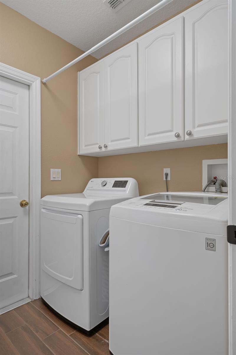 7414 MOORGATE CT — photo 33
