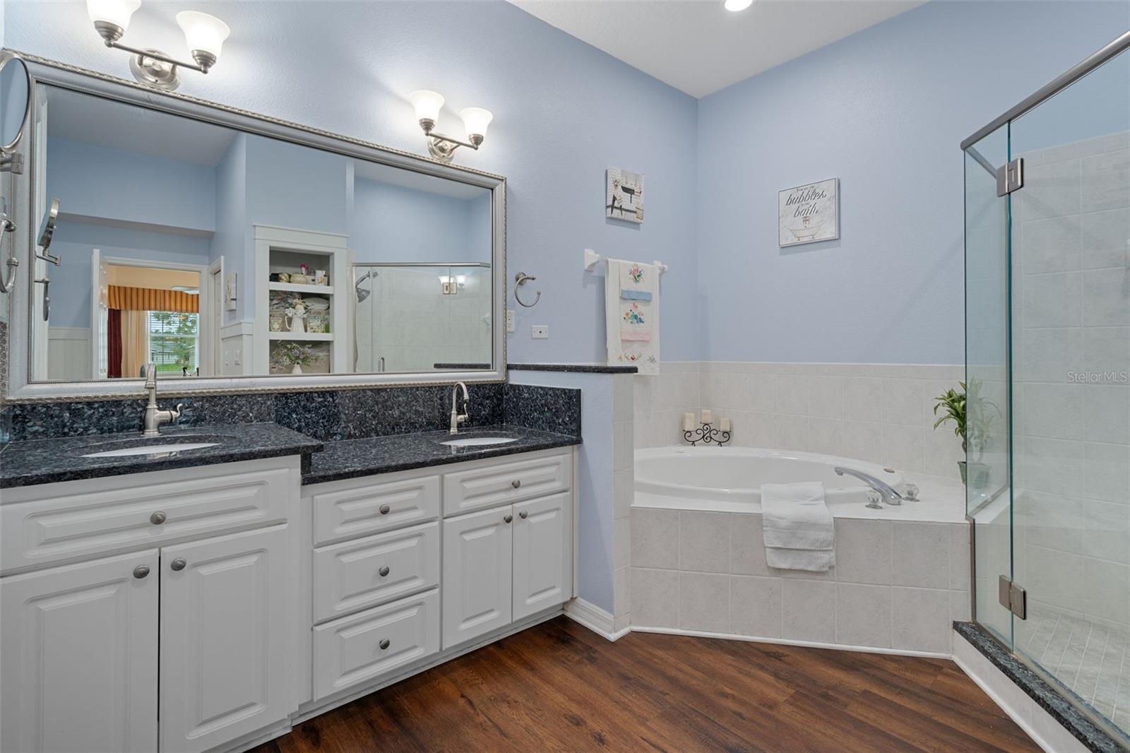 7414 MOORGATE CT — photo 37