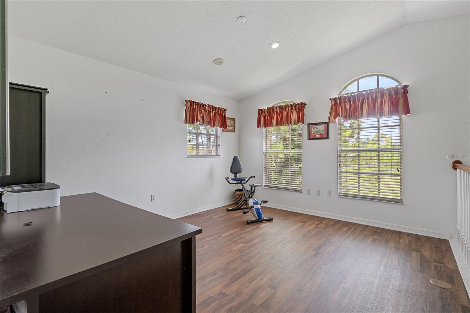 7414 MOORGATE CT — photo 40