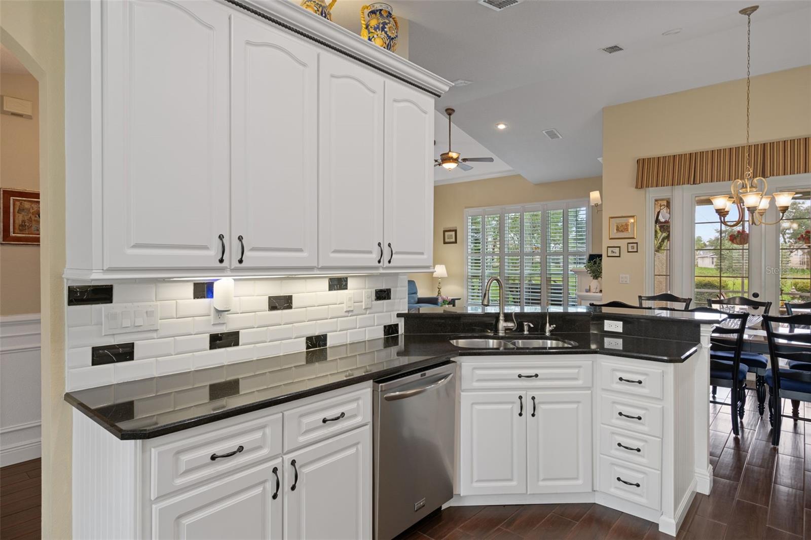 7414 MOORGATE CT — photo 26