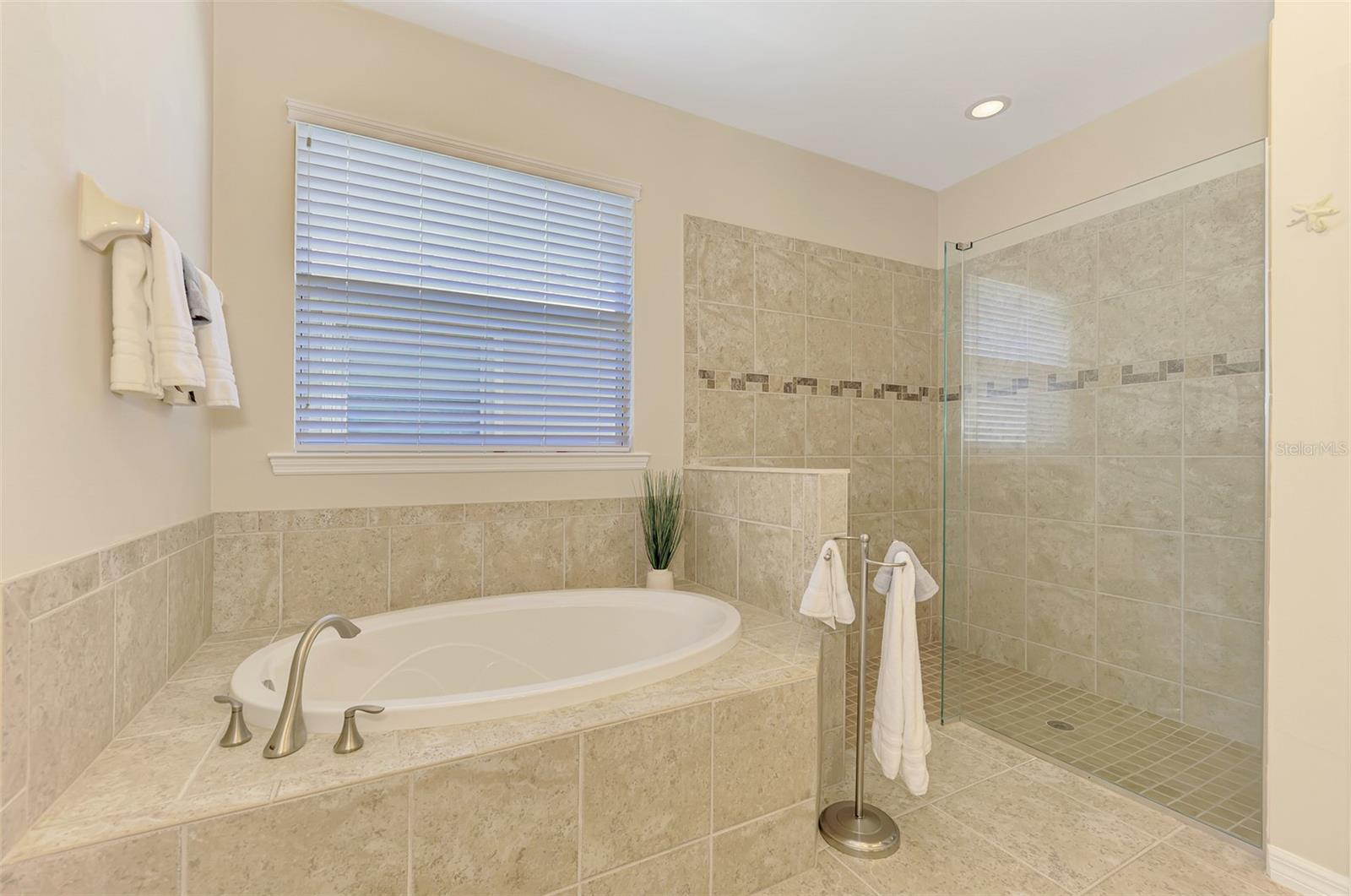 5221 CANYONLAND WAY — photo 37