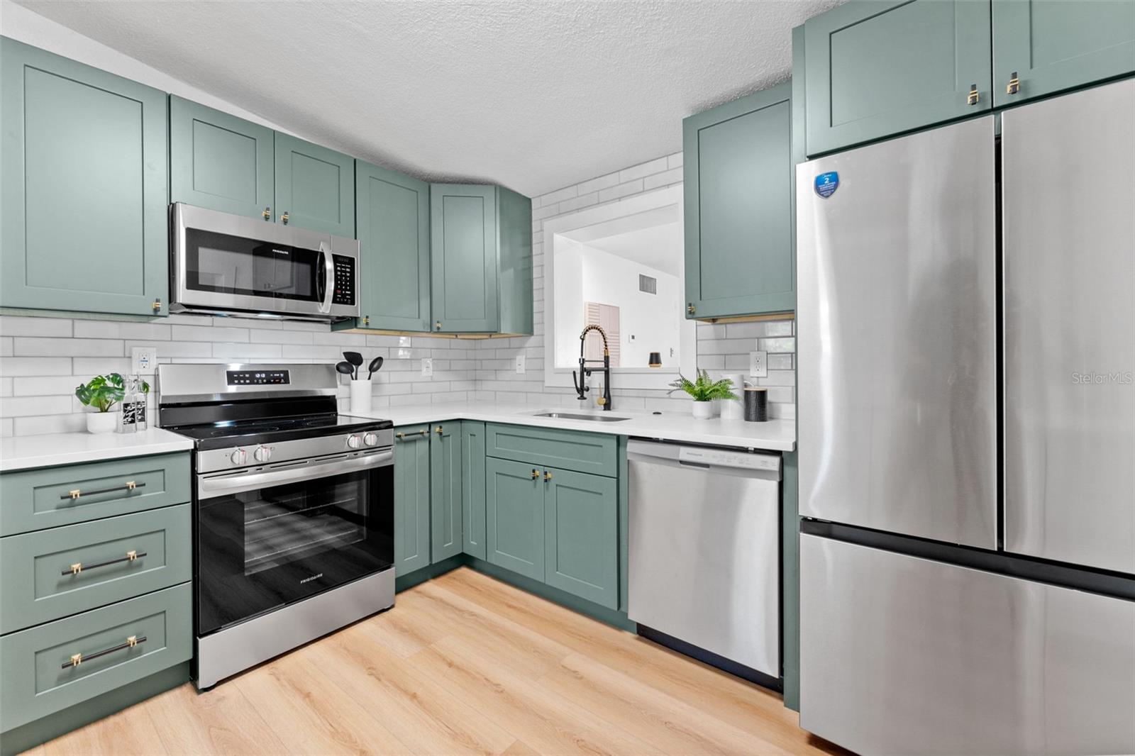 3298 21ST AVE SW — photo 14